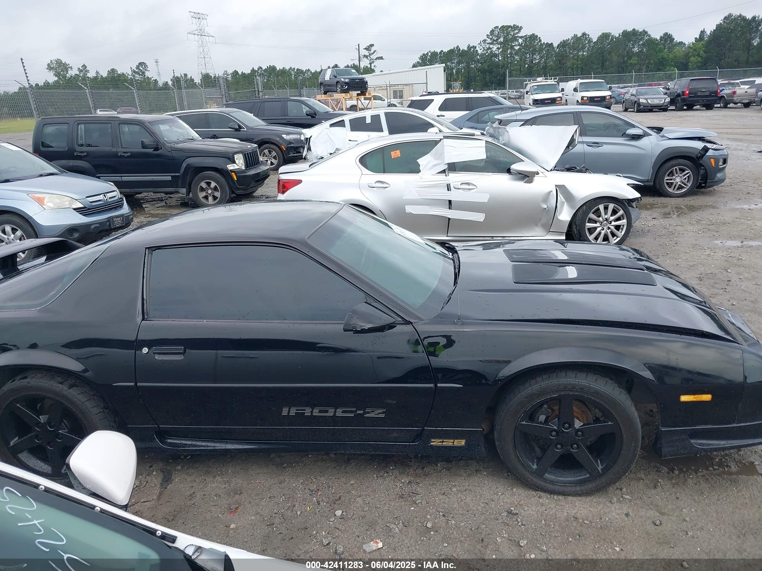 1991 Chevrolet Camaro Z28 Black vin: 1G1FP2383ML129429