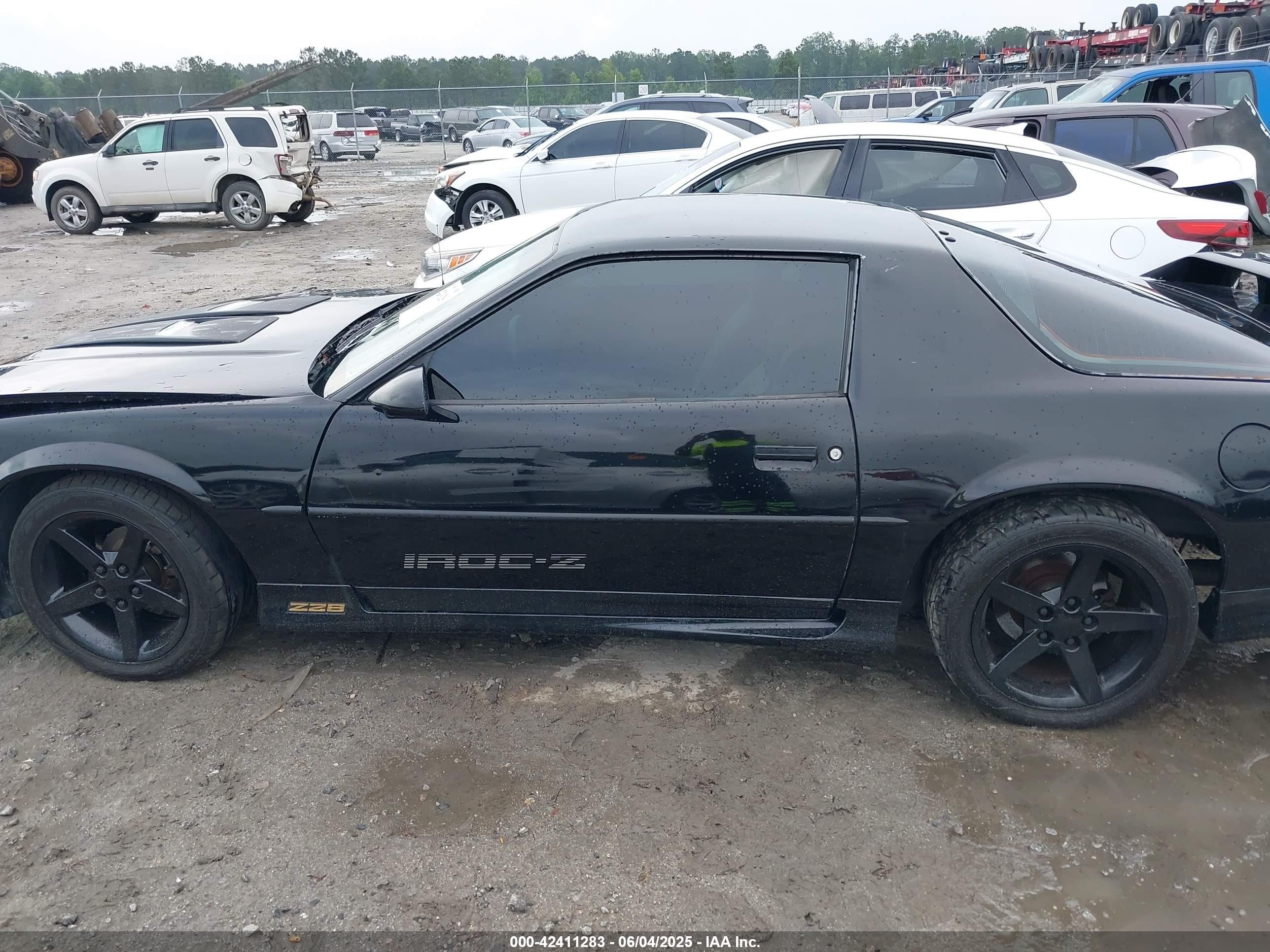 1991 Chevrolet Camaro Z28 Black vin: 1G1FP2383ML129429