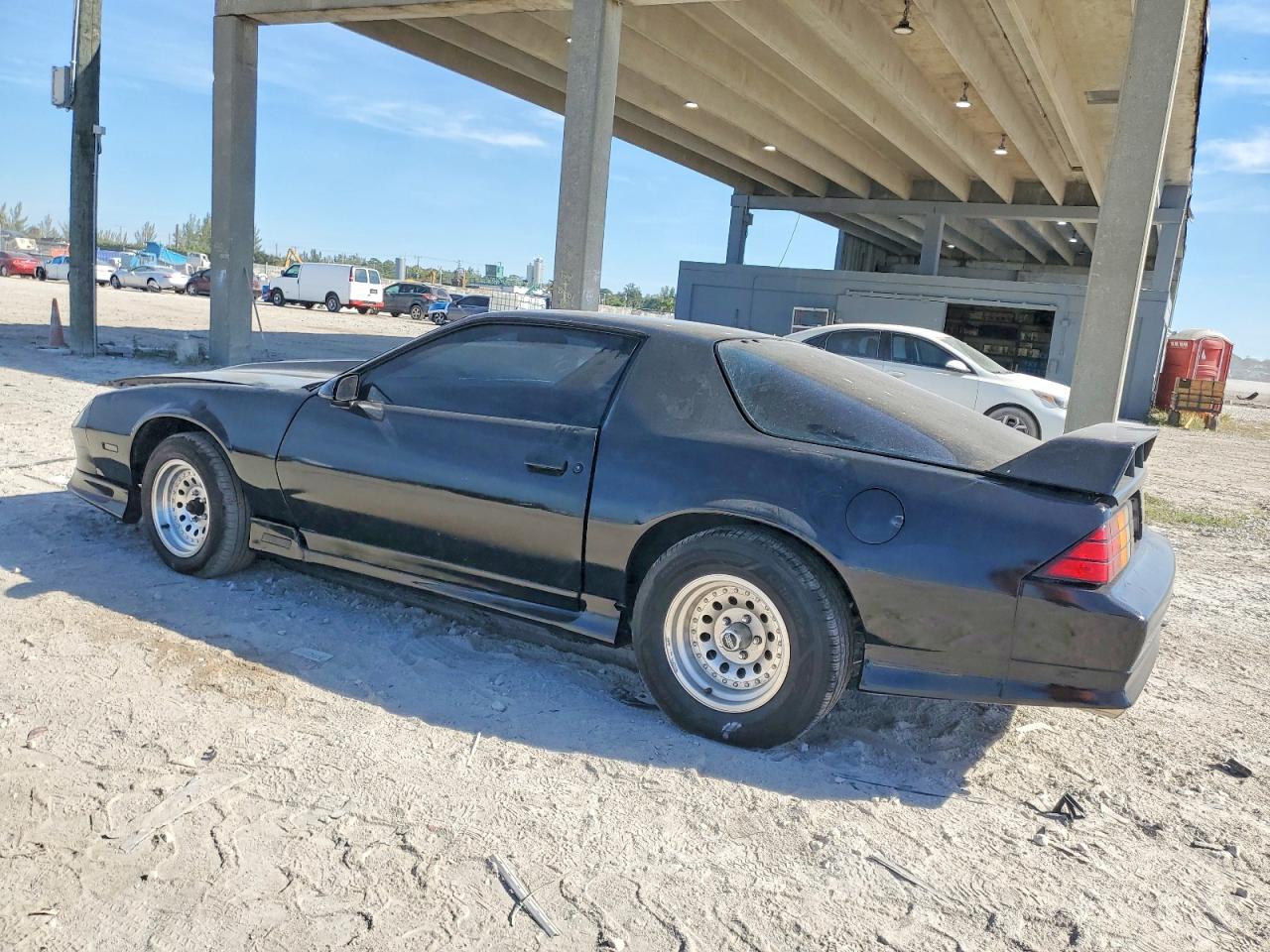 1992 Chevrolet Camaro Z28 Black vin: 1G1FP2385NL119745
