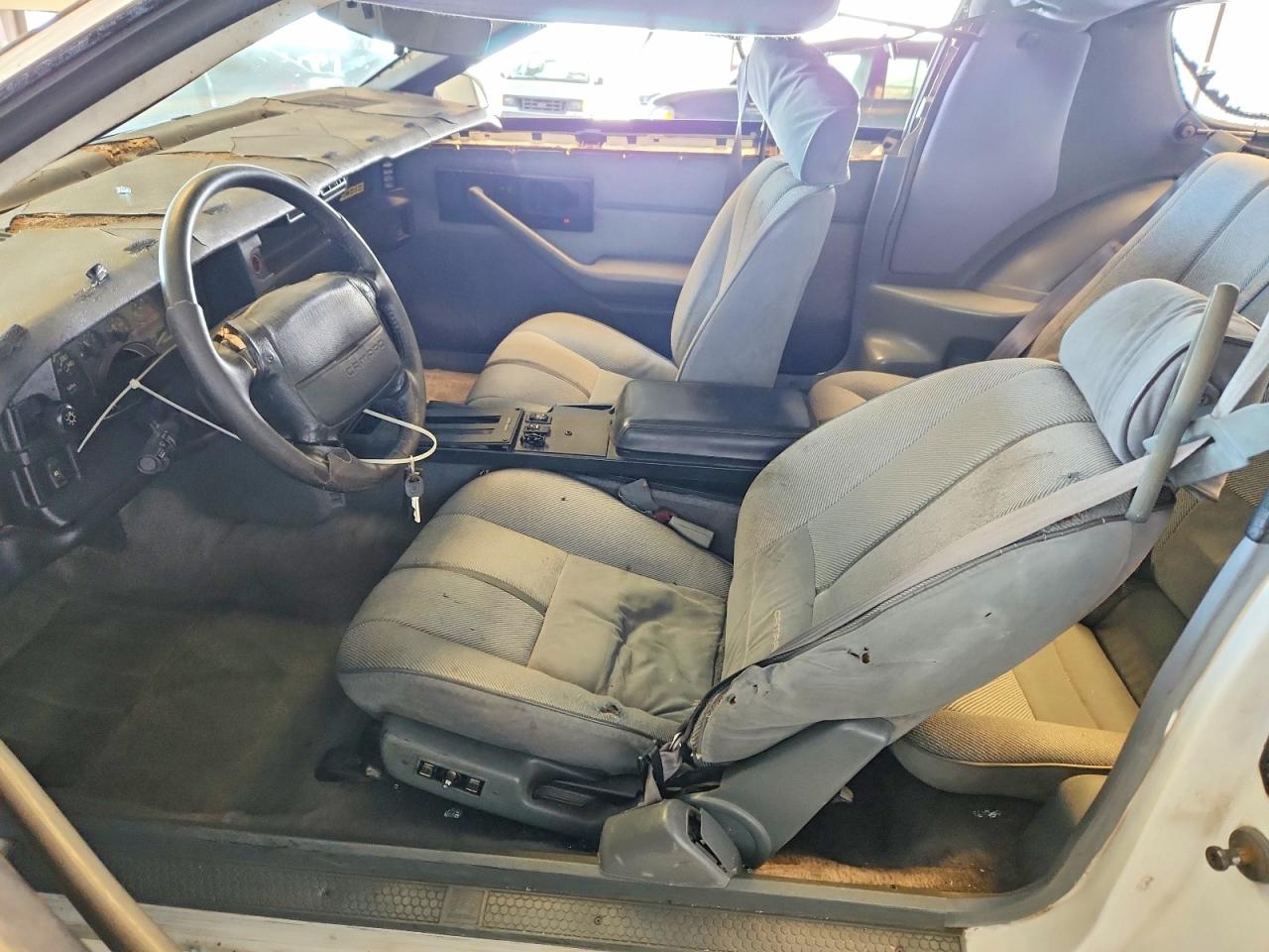 1991 Chevrolet Camaro Z28 White vin: 1G1FP2386ML124600