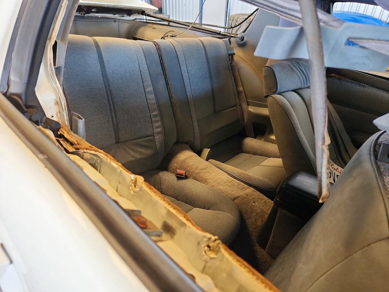 1991 Chevrolet Camaro Z28 White vin: 1G1FP2386ML124600