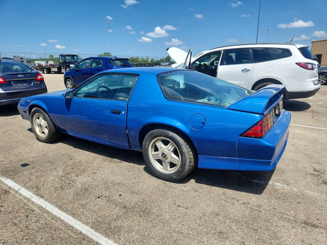 1991 Chevrolet Camaro Z28 Blue vin: 1G1FP2387ML180674