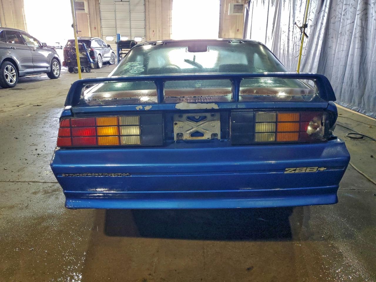 1991 Chevrolet Camaro Z28 Blue vin: 1G1FP2388ML100203