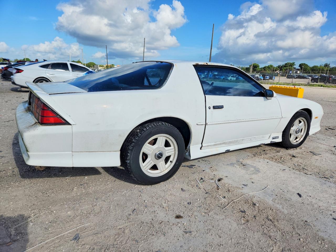 1991 Chevrolet Camaro Rs White vin: 1G1FP23E0ML128891