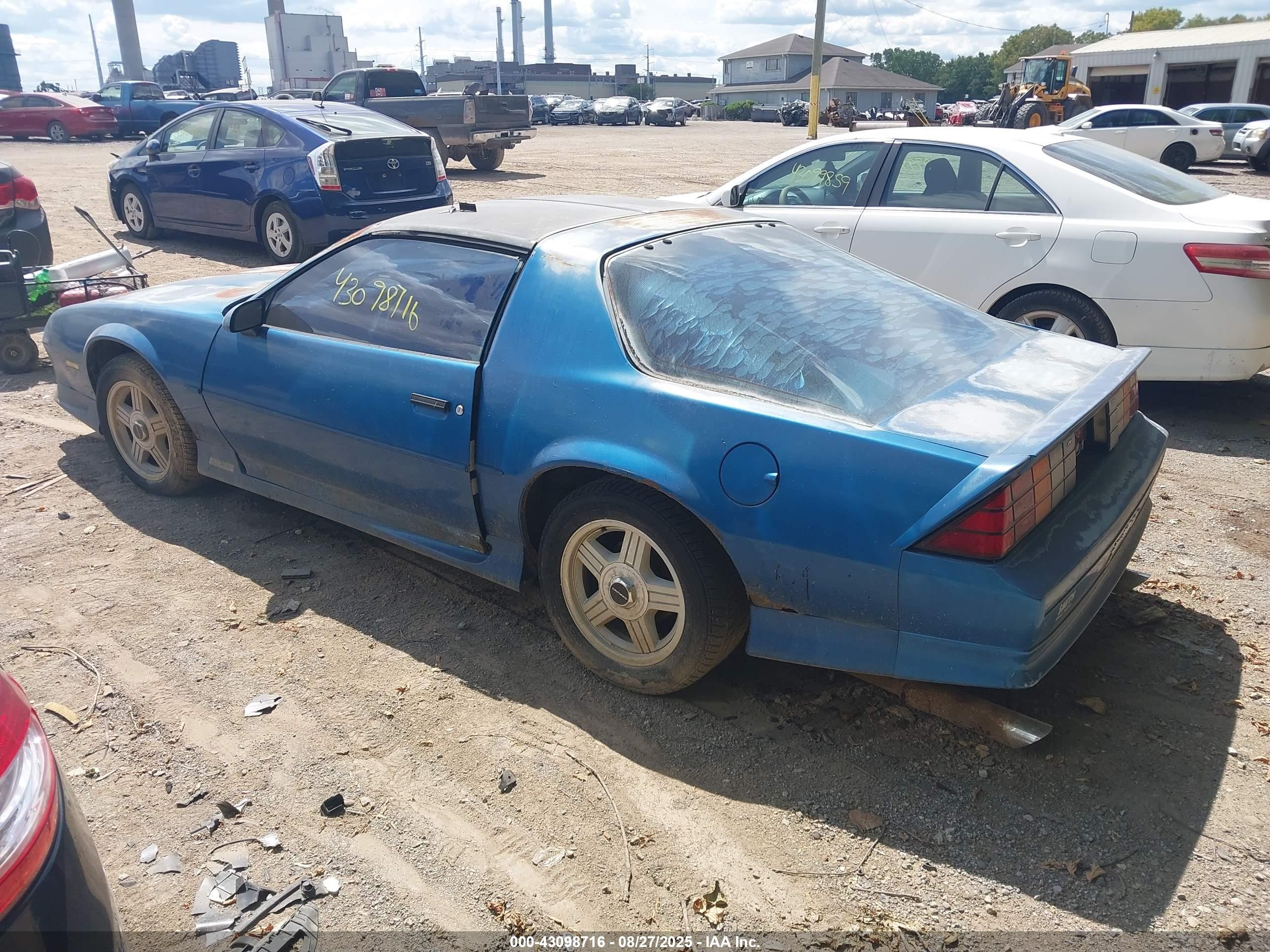 1992 Chevrolet Camaro Rs Blue vin: 1G1FP23EXNL143383