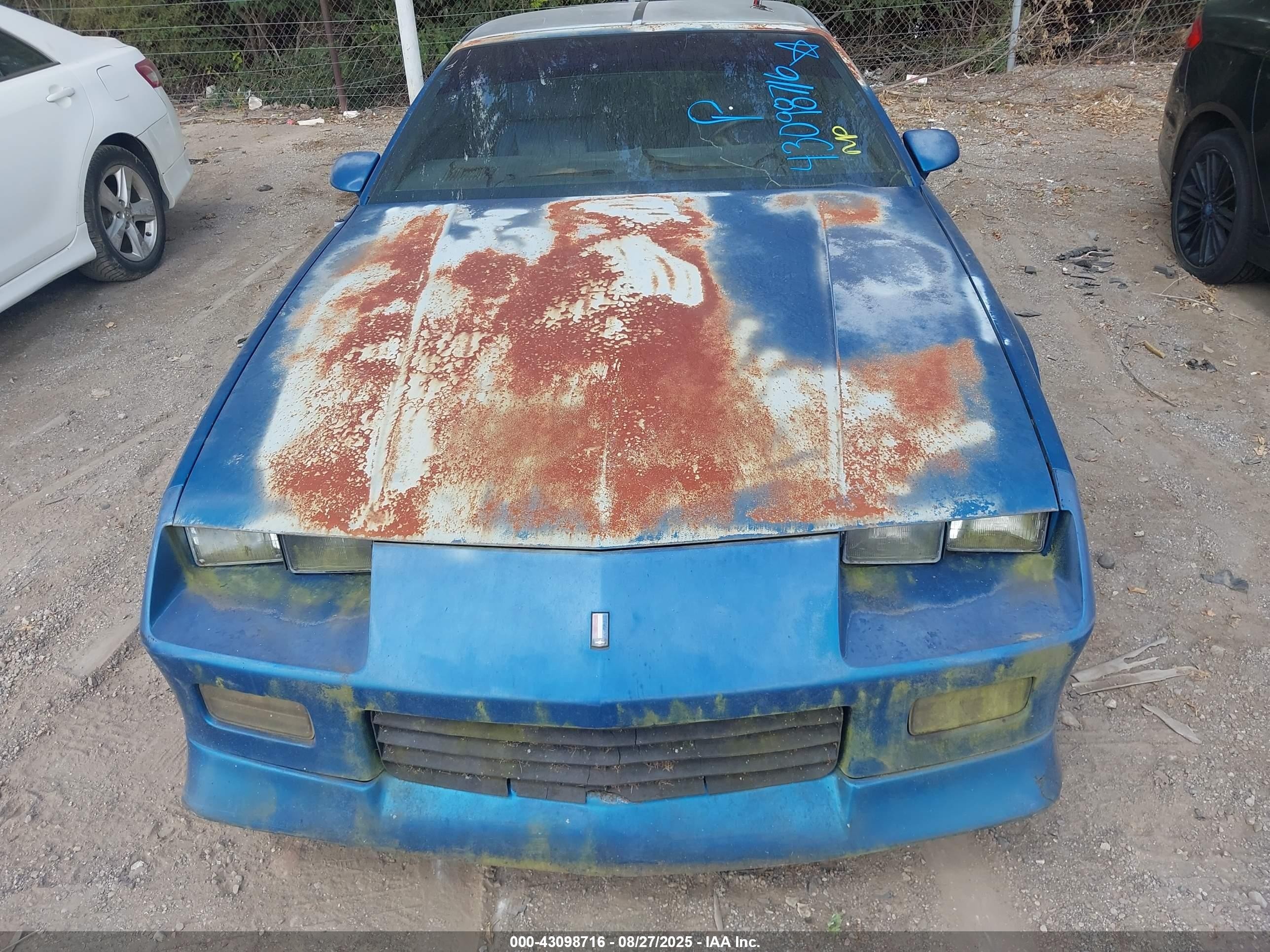 1992 Chevrolet Camaro Rs Blue vin: 1G1FP23EXNL143383