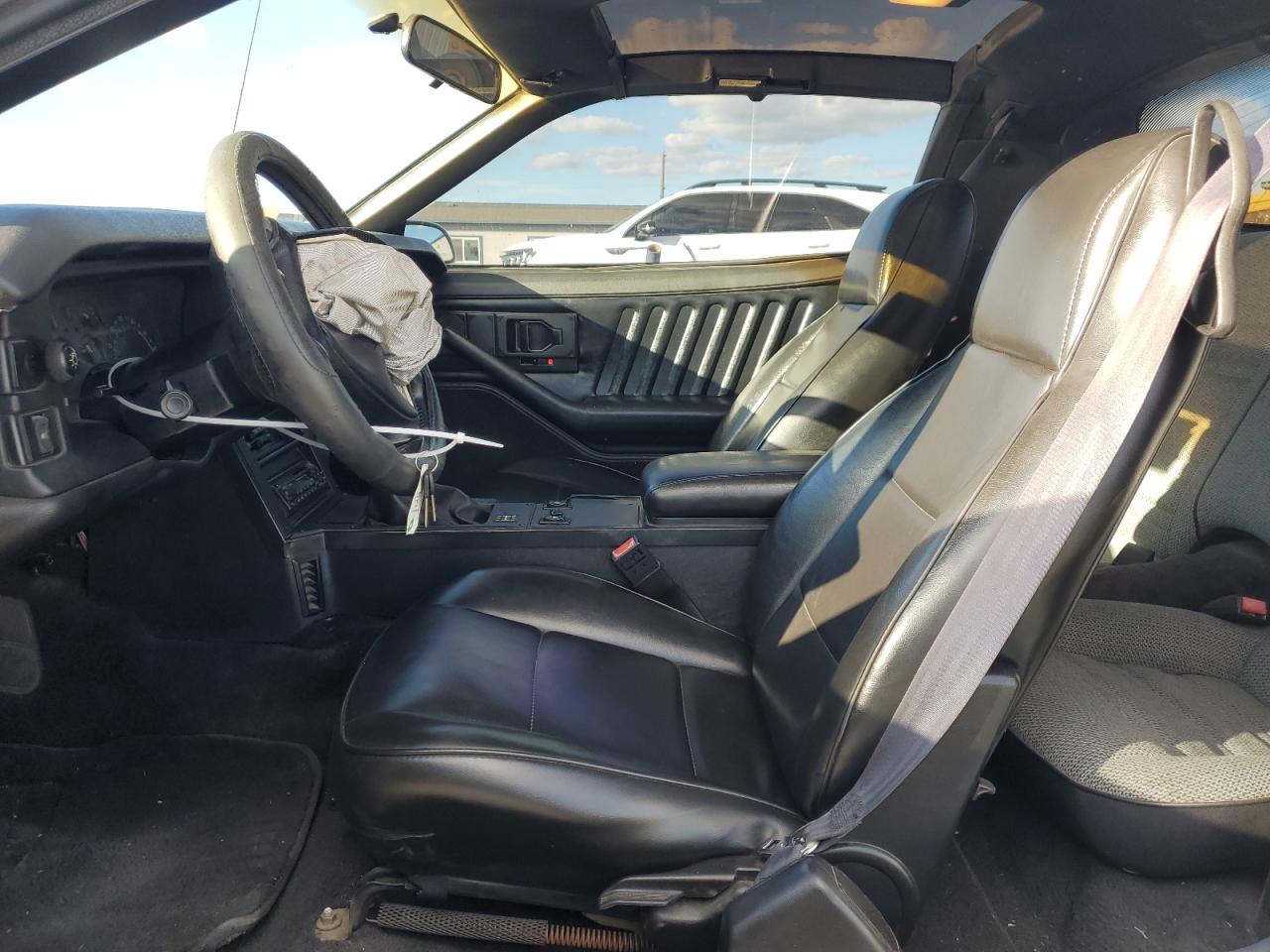 1991 Chevrolet Camaro Z28 White vin: 1G1FP23FXML150390