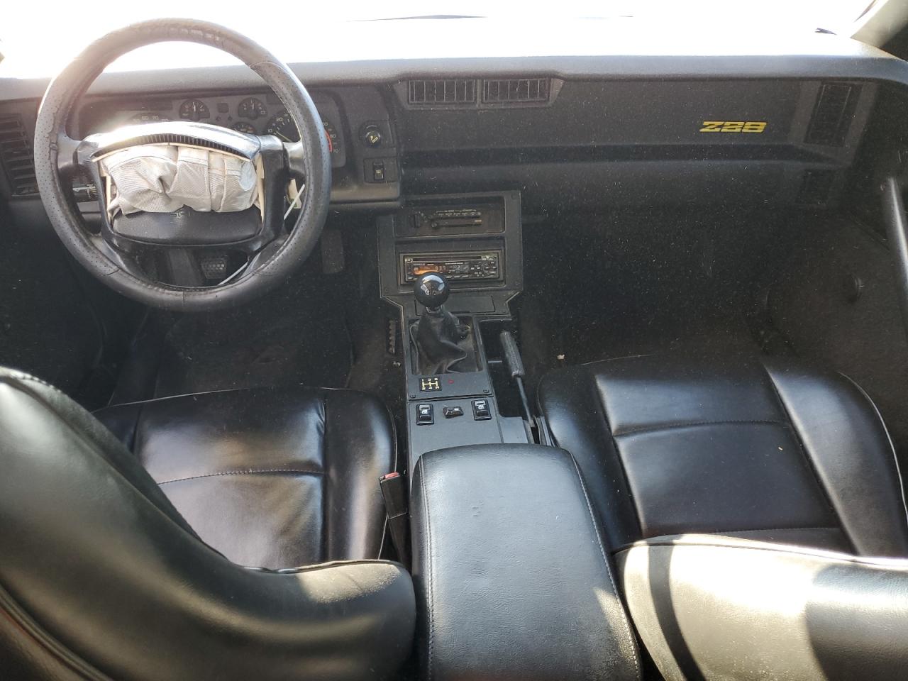 1991 Chevrolet Camaro Z28 White vin: 1G1FP23FXML150390