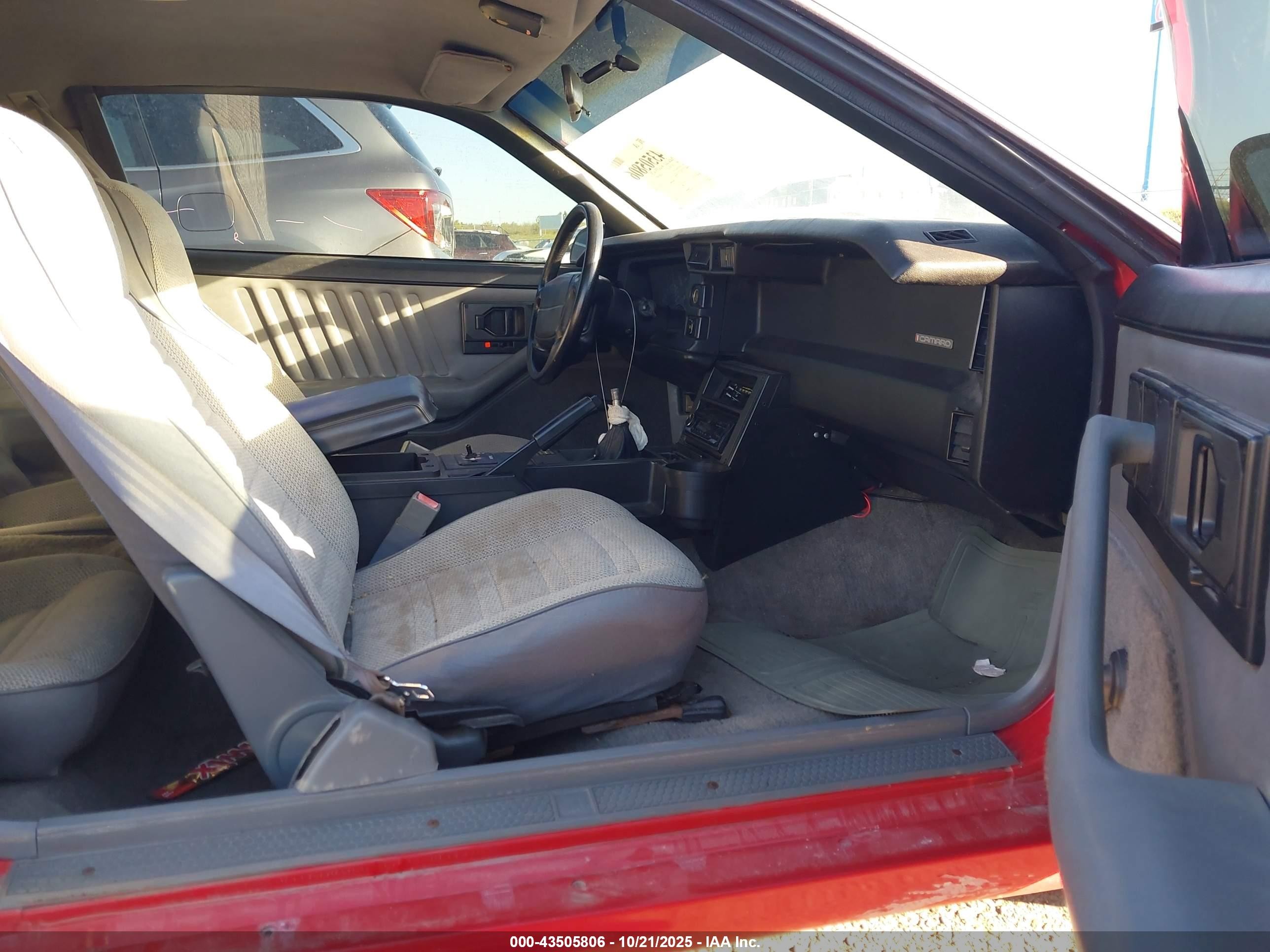 1992 Chevrolet Camaro Rs Red vin: 1G1FP23T8NL110560