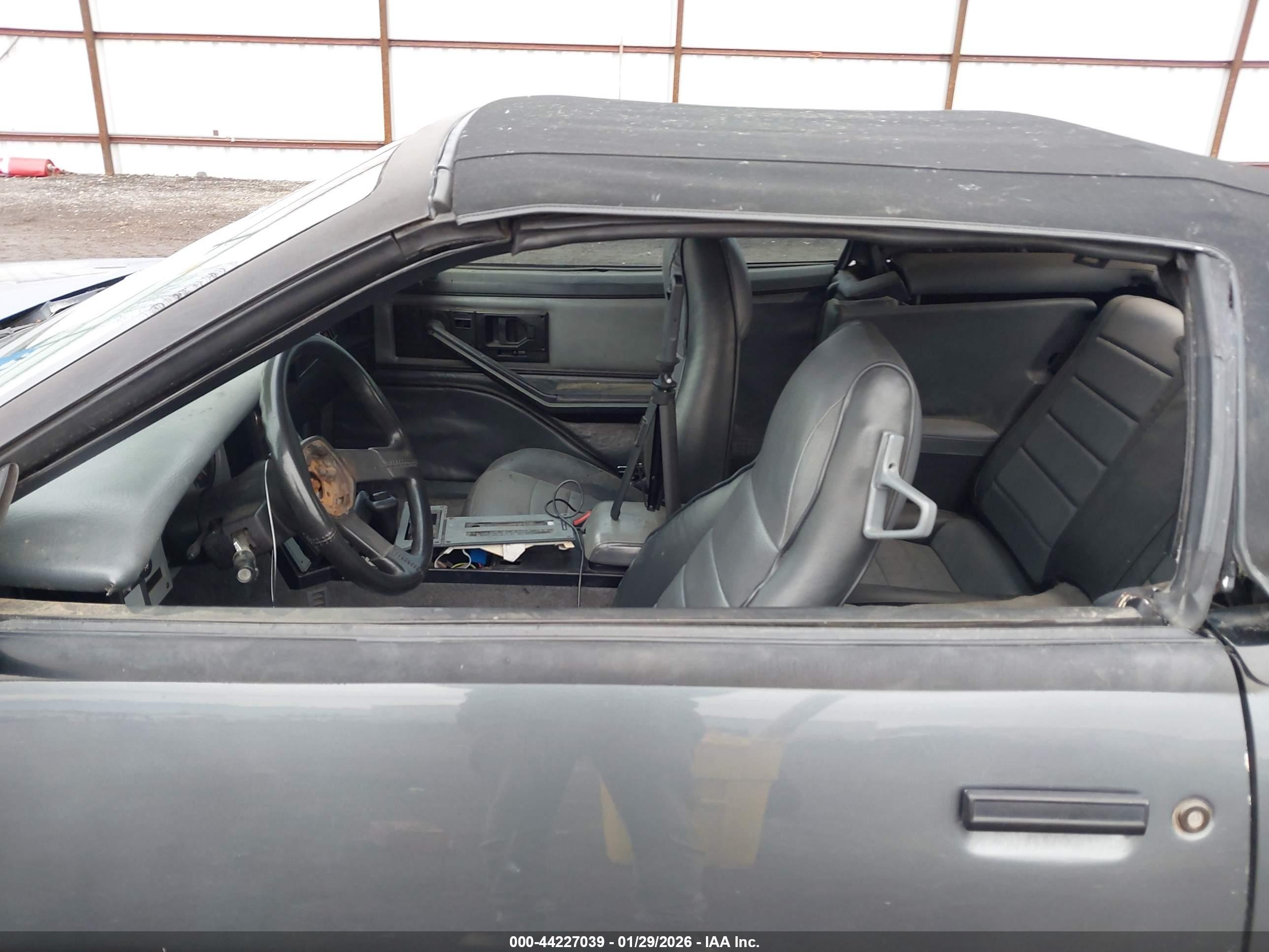 1989 Chevrolet Camaro   Серый vin: 1G1FP31E3KL121598