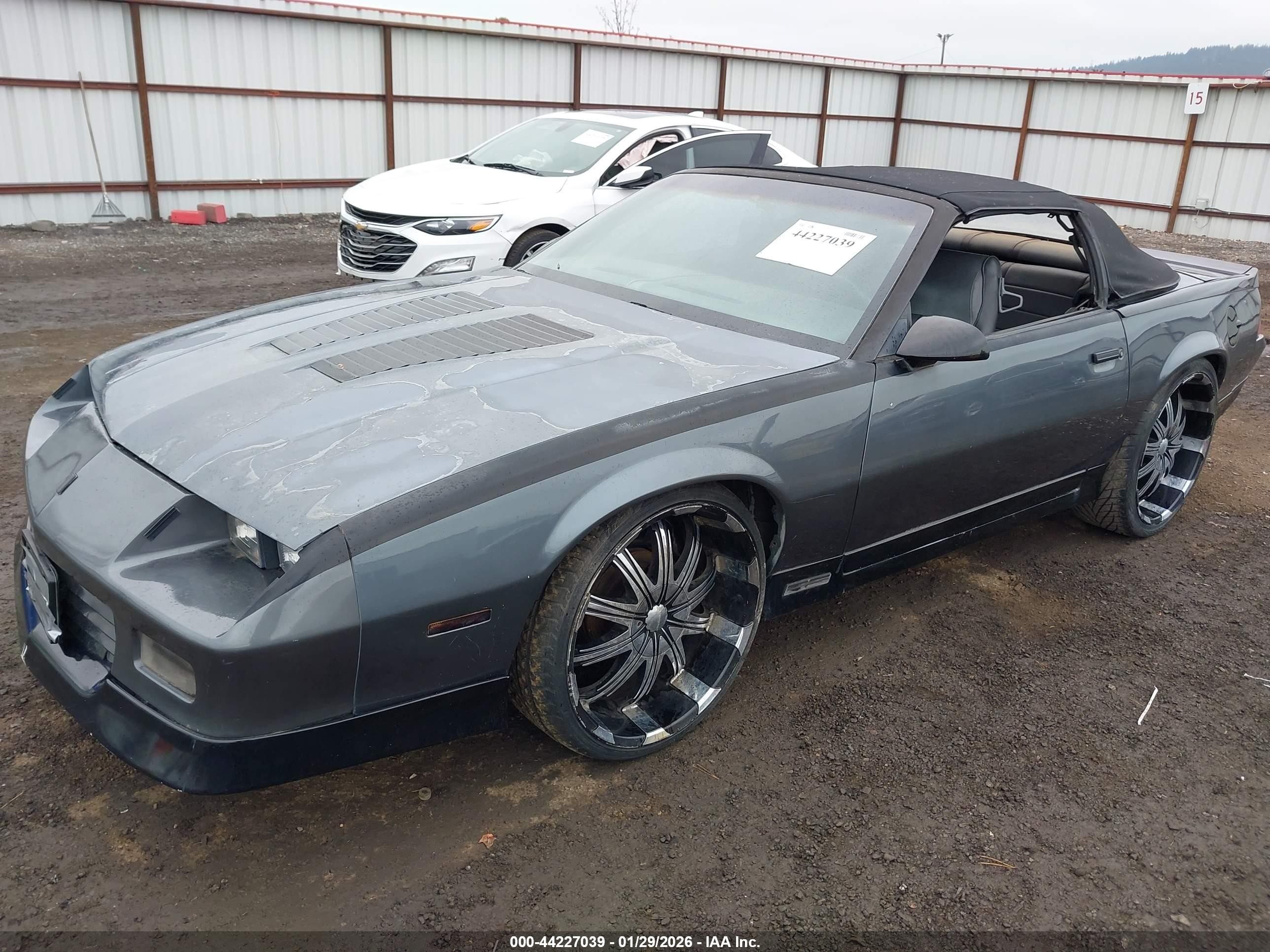 1989 Chevrolet Camaro   Серый vin: 1G1FP31E3KL121598