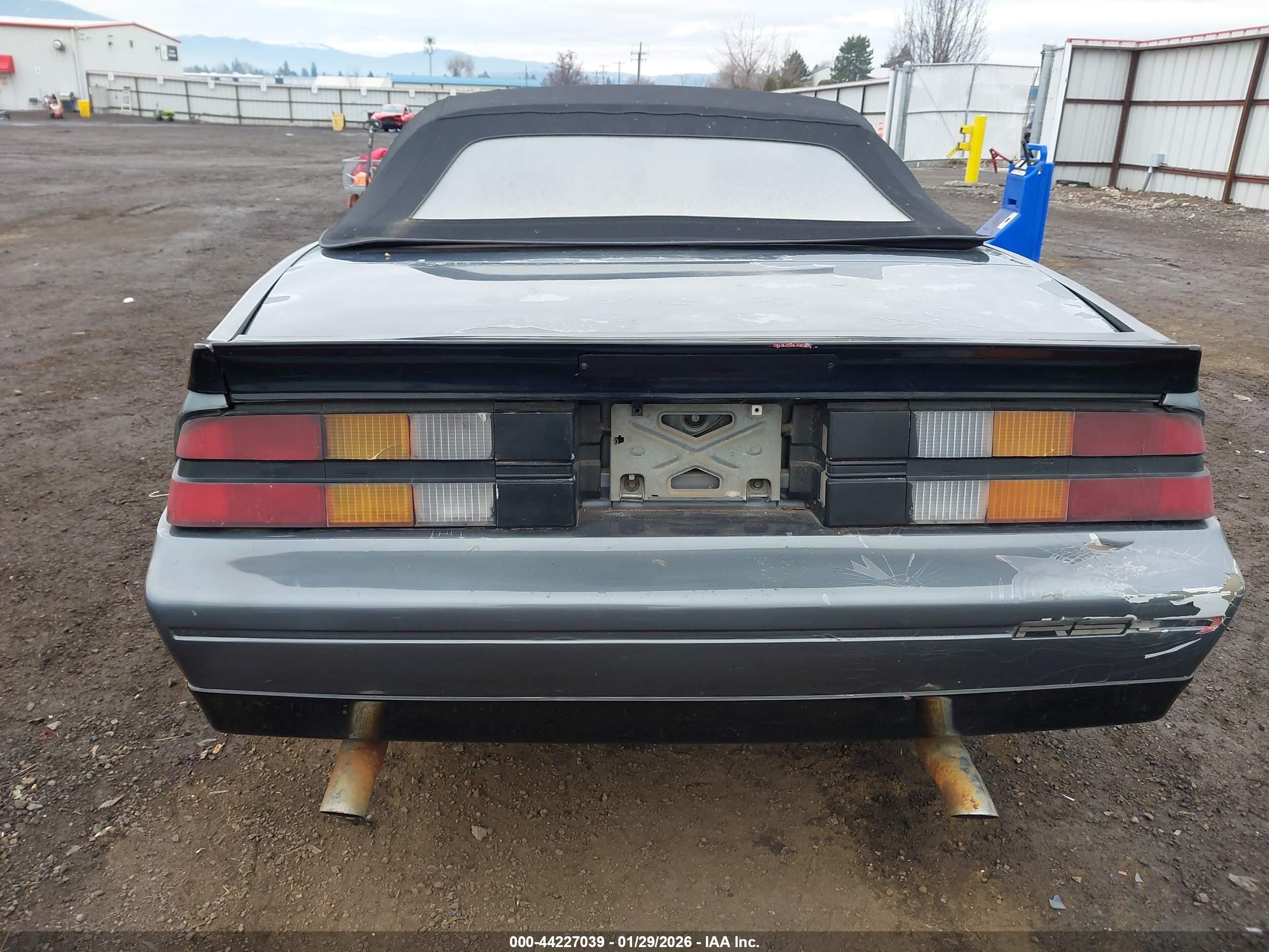1989 Chevrolet Camaro   Серый vin: 1G1FP31E3KL121598