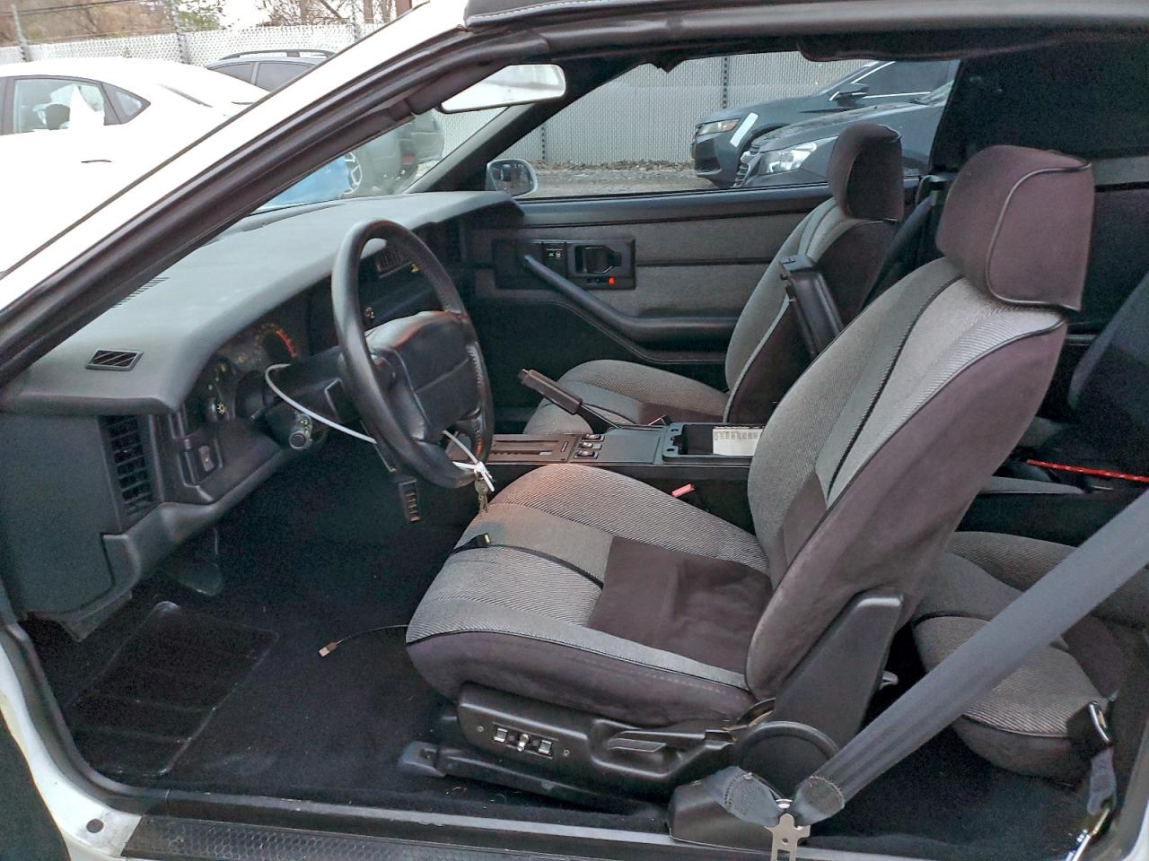 1991 Chevrolet Camaro Z28 White vin: 1G1FP33F3ML109721