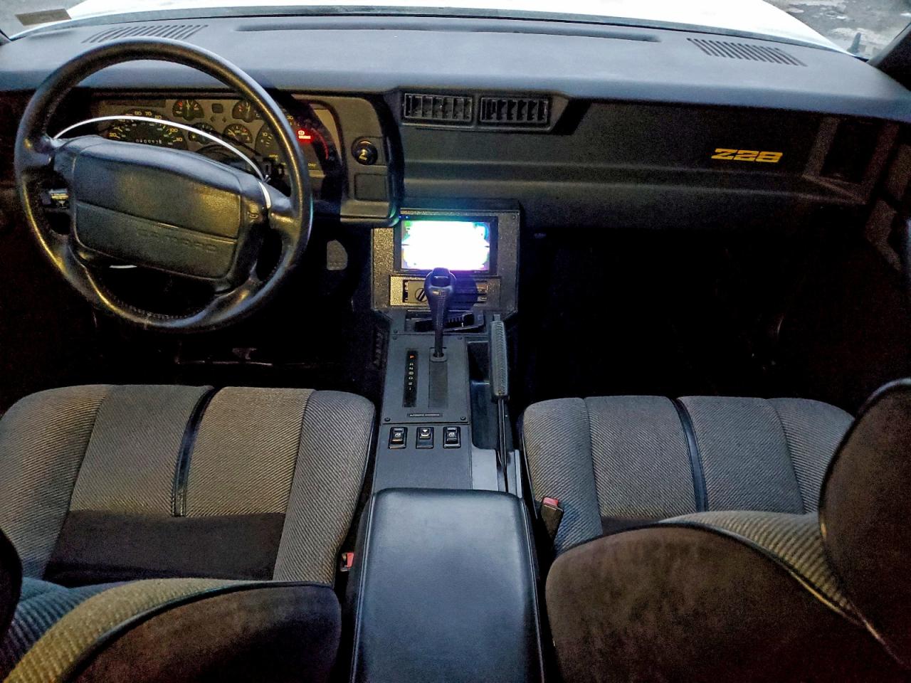 1991 Chevrolet Camaro Z28 White vin: 1G1FP33F3ML109721