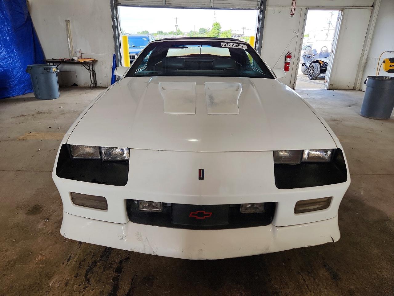 1991 Chevrolet Camaro Z28 White vin: 1G1FP33F4ML113387