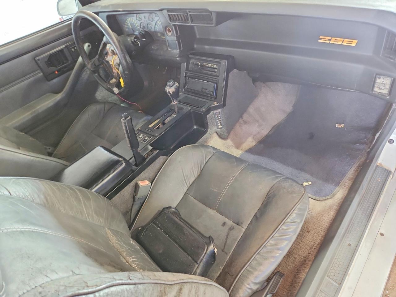 1991 Chevrolet Camaro Z28 White vin: 1G1FP33F4ML113387