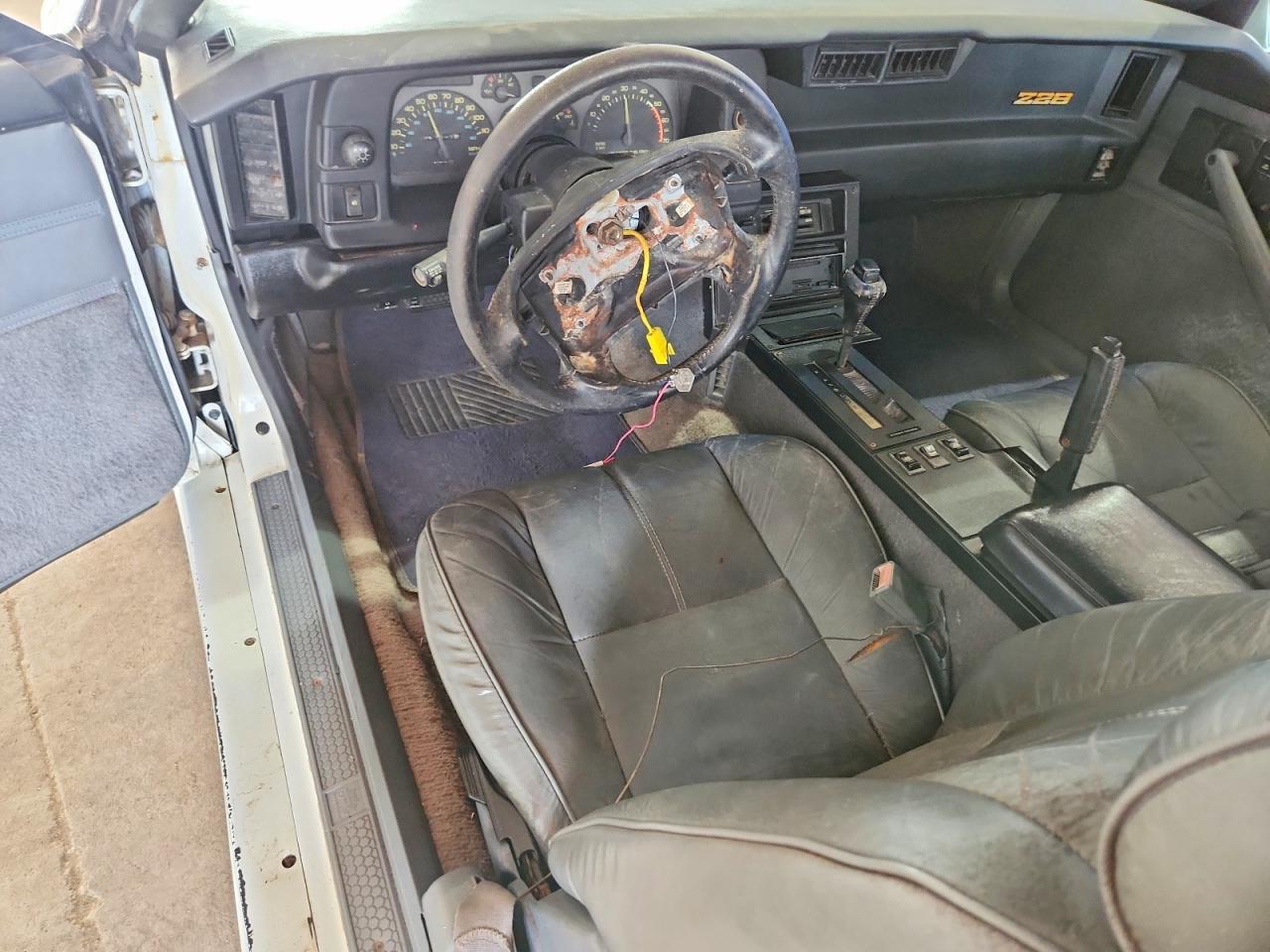 1991 Chevrolet Camaro Z28 White vin: 1G1FP33F4ML113387