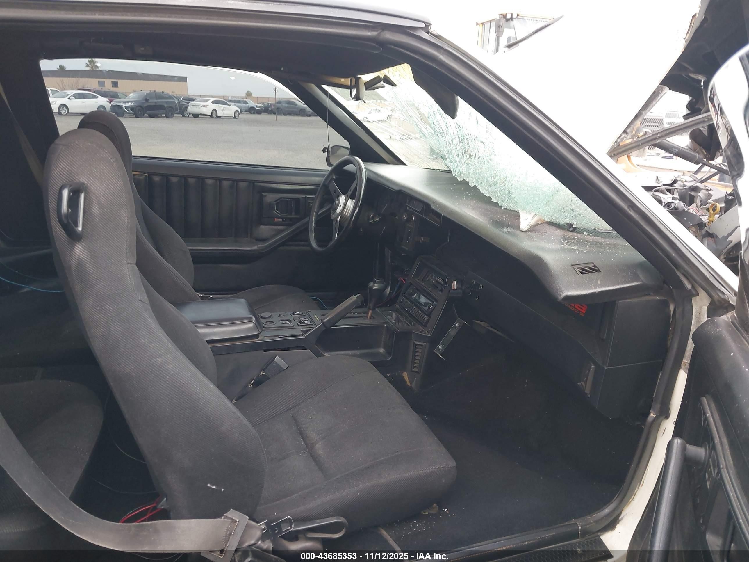 1985 Chevrolet Camaro   White vin: 1G1FP87F0FL472956