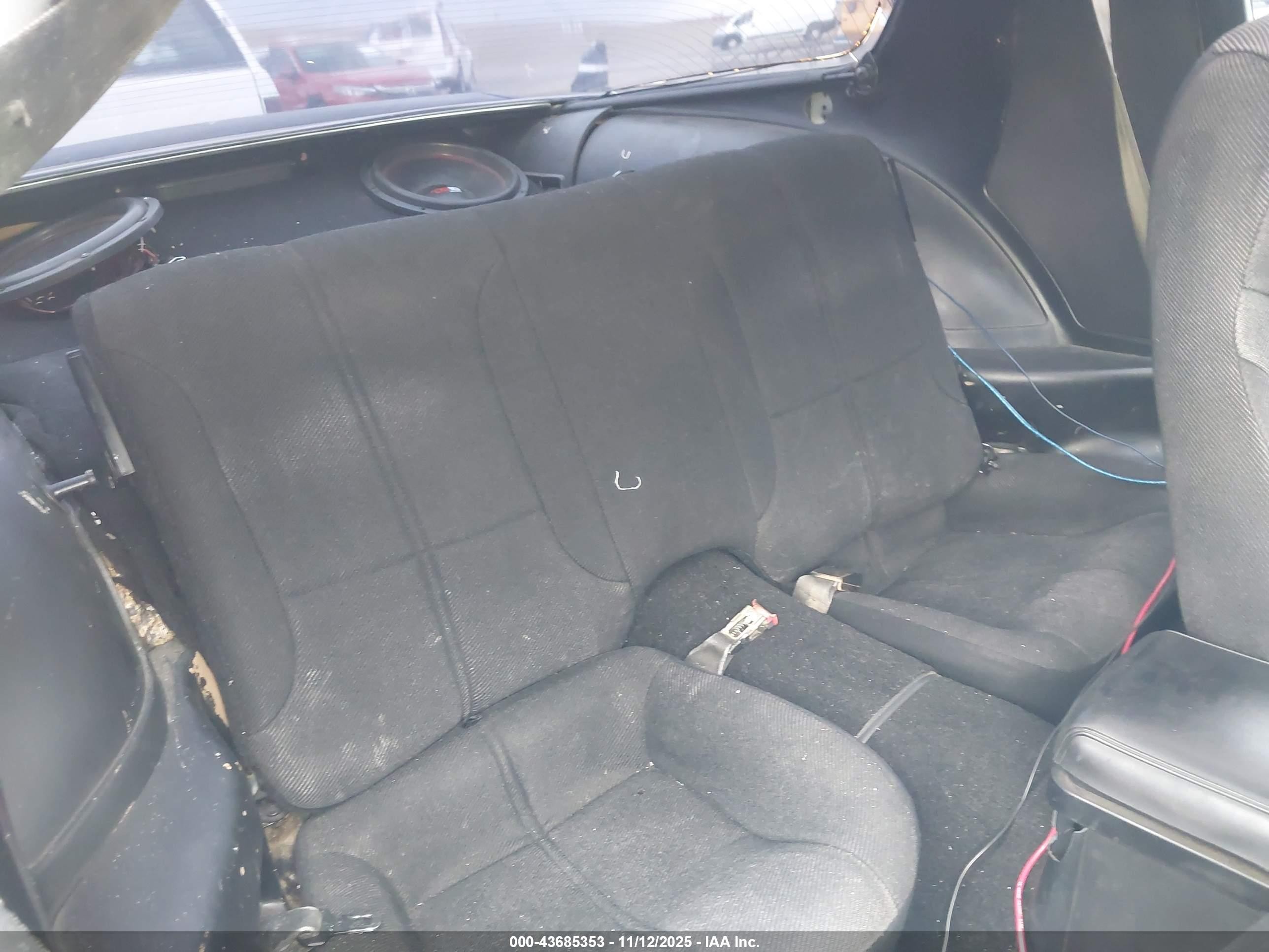 1985 Chevrolet Camaro   White vin: 1G1FP87F0FL472956