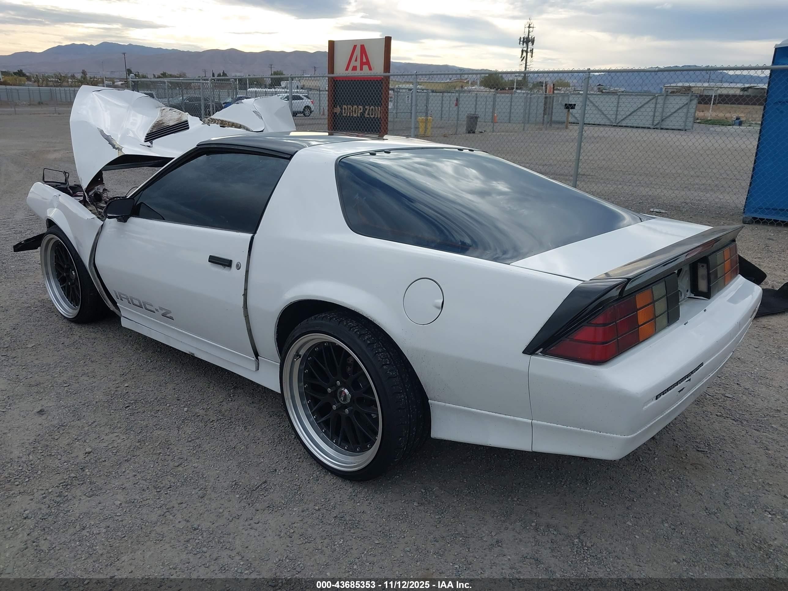 1985 Chevrolet Camaro   White vin: 1G1FP87F0FL472956