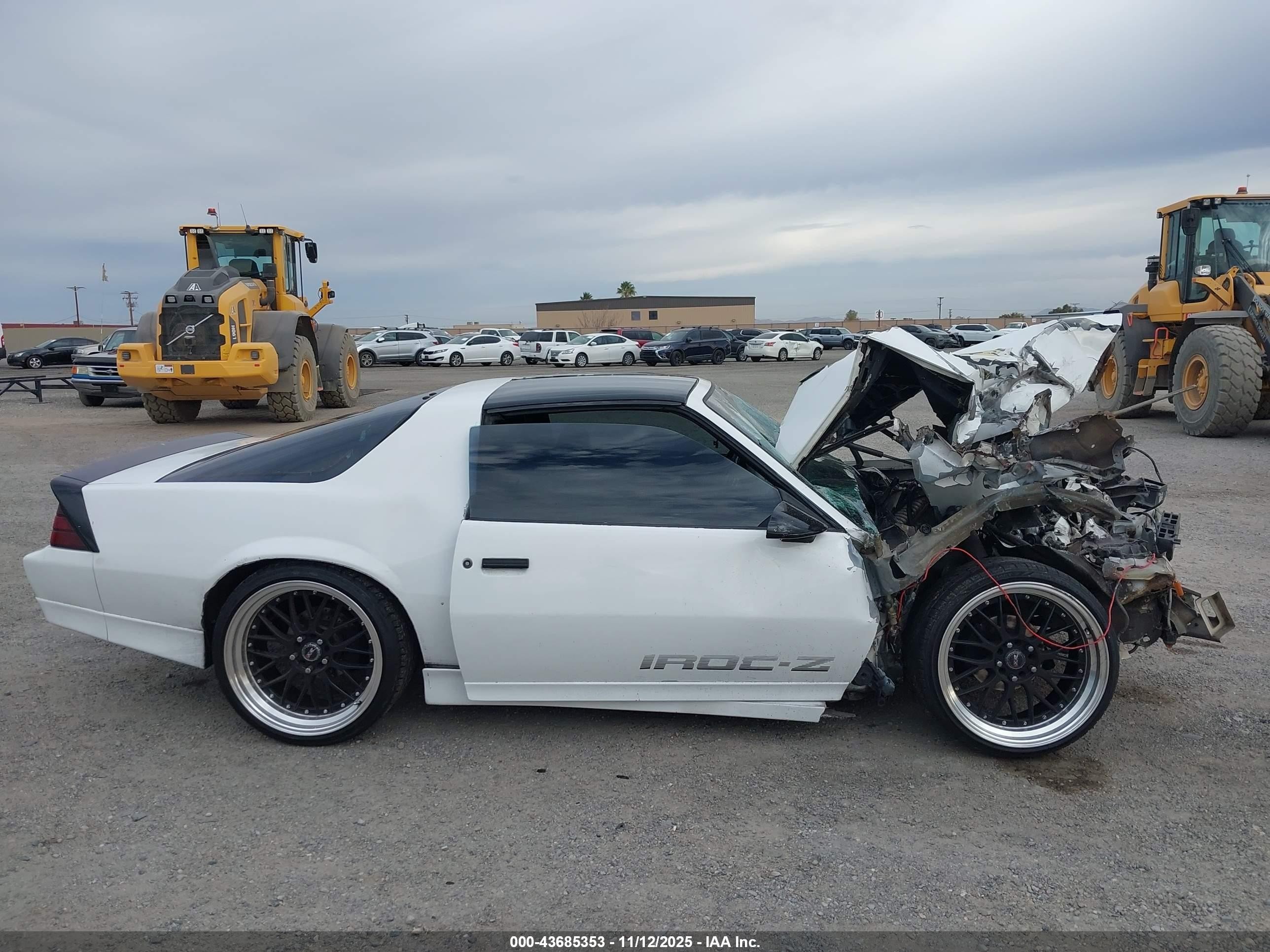 1985 Chevrolet Camaro   White vin: 1G1FP87F0FL472956
