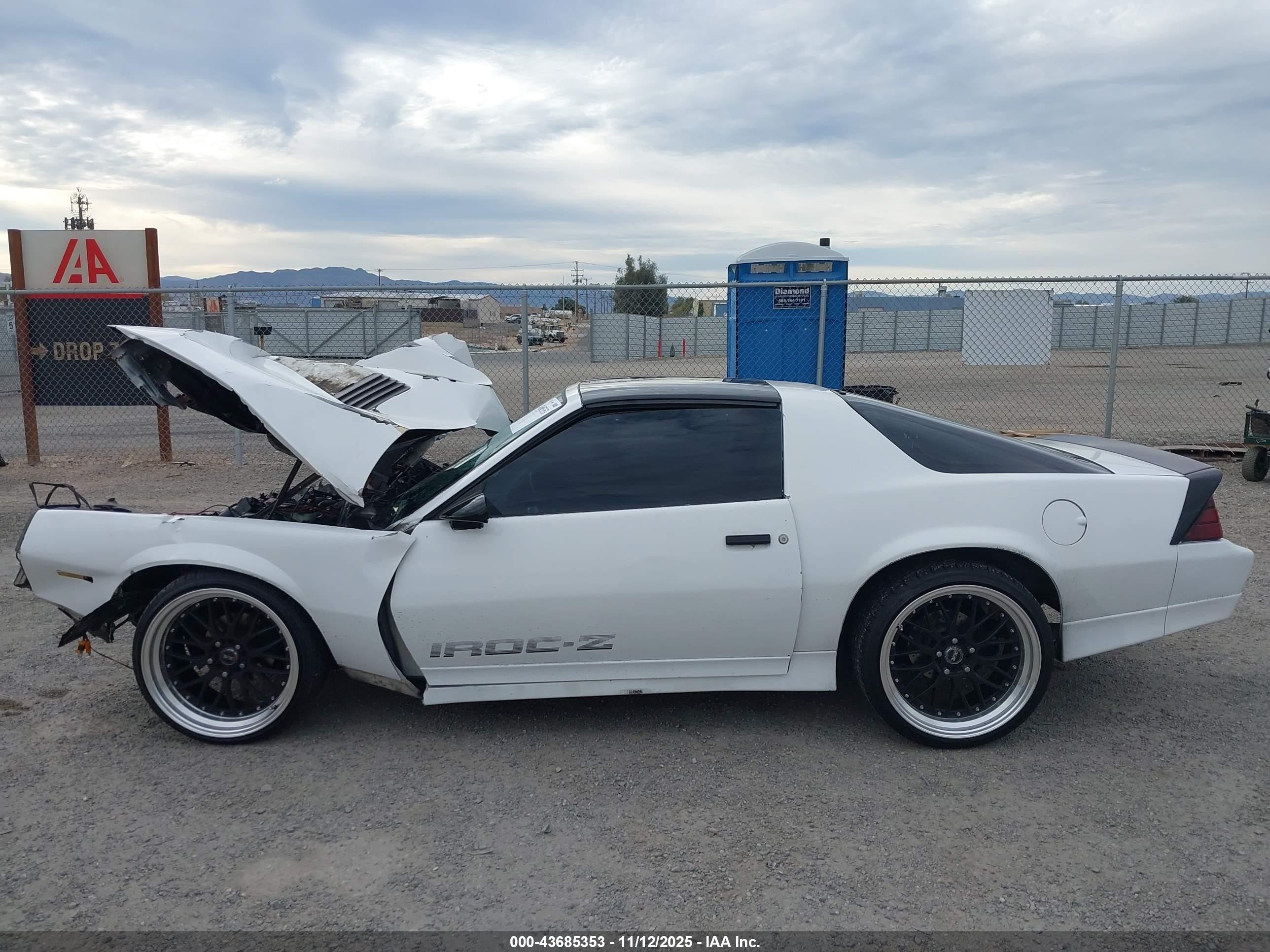 1985 Chevrolet Camaro   White vin: 1G1FP87F0FL472956