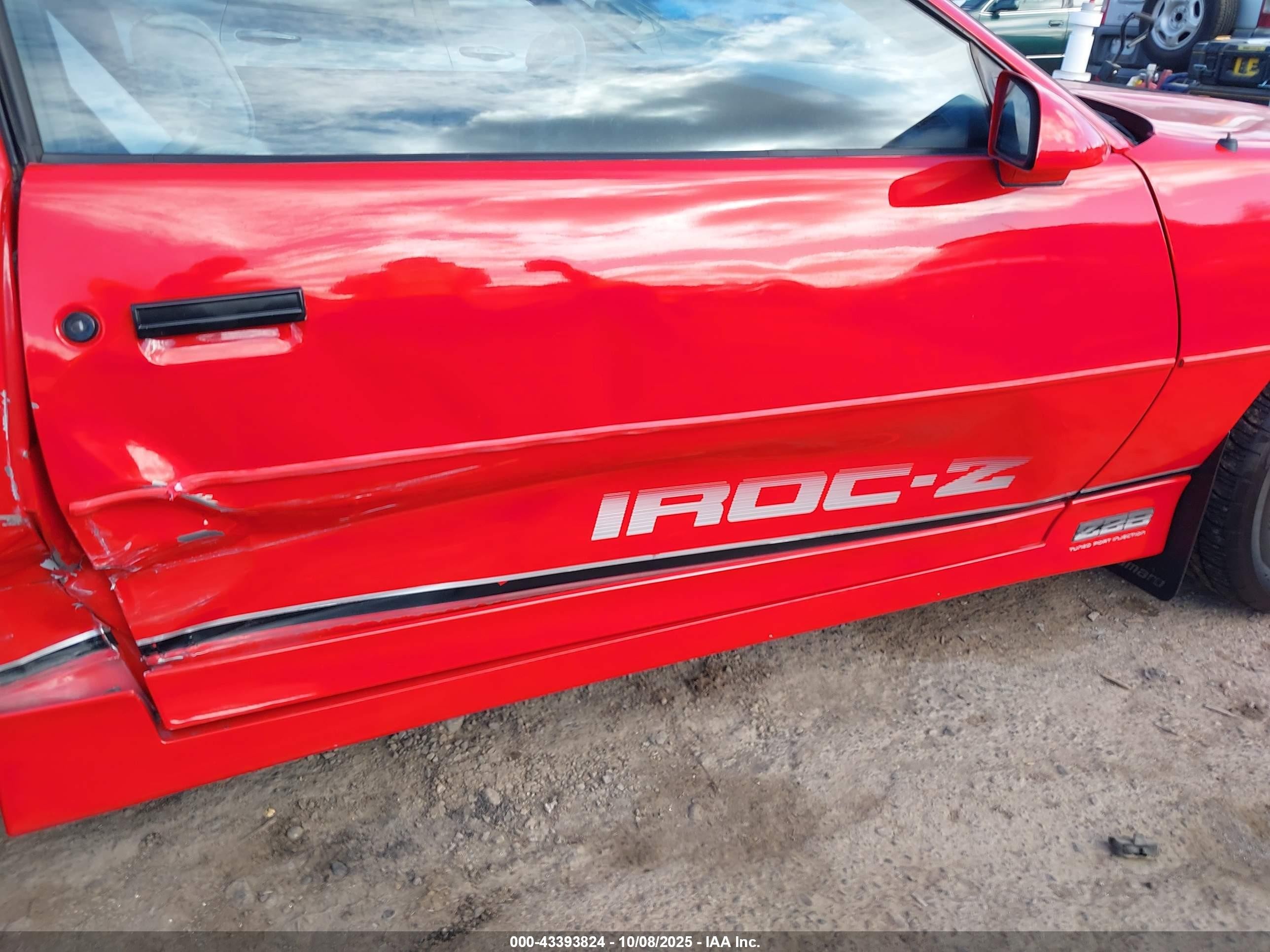 1986 Chevrolet Camaro   Red vin: 1G1FP87F0GL156197