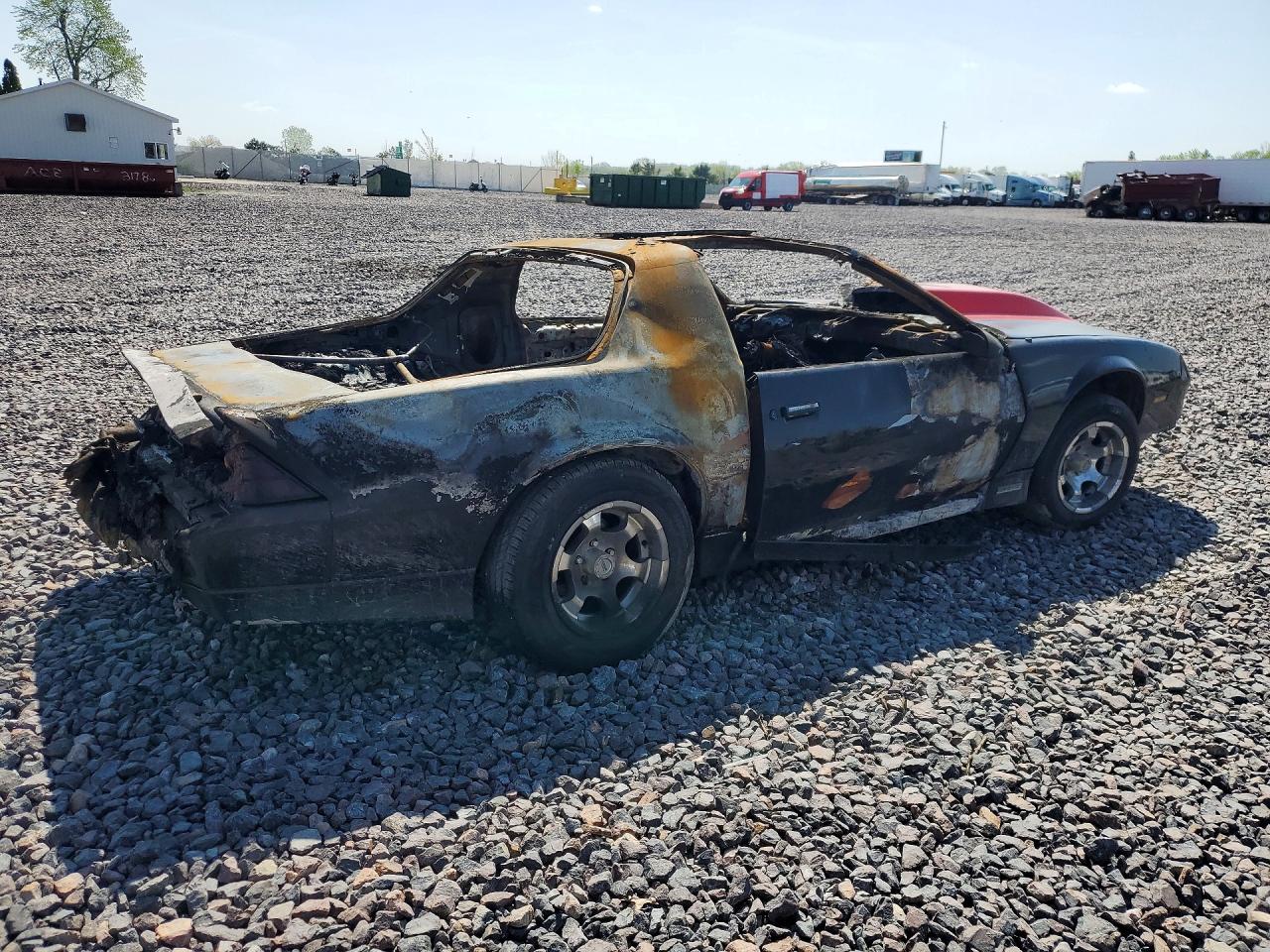 1986 Chev Camaro Two Tone vin: 1G1FP87F5GN123667