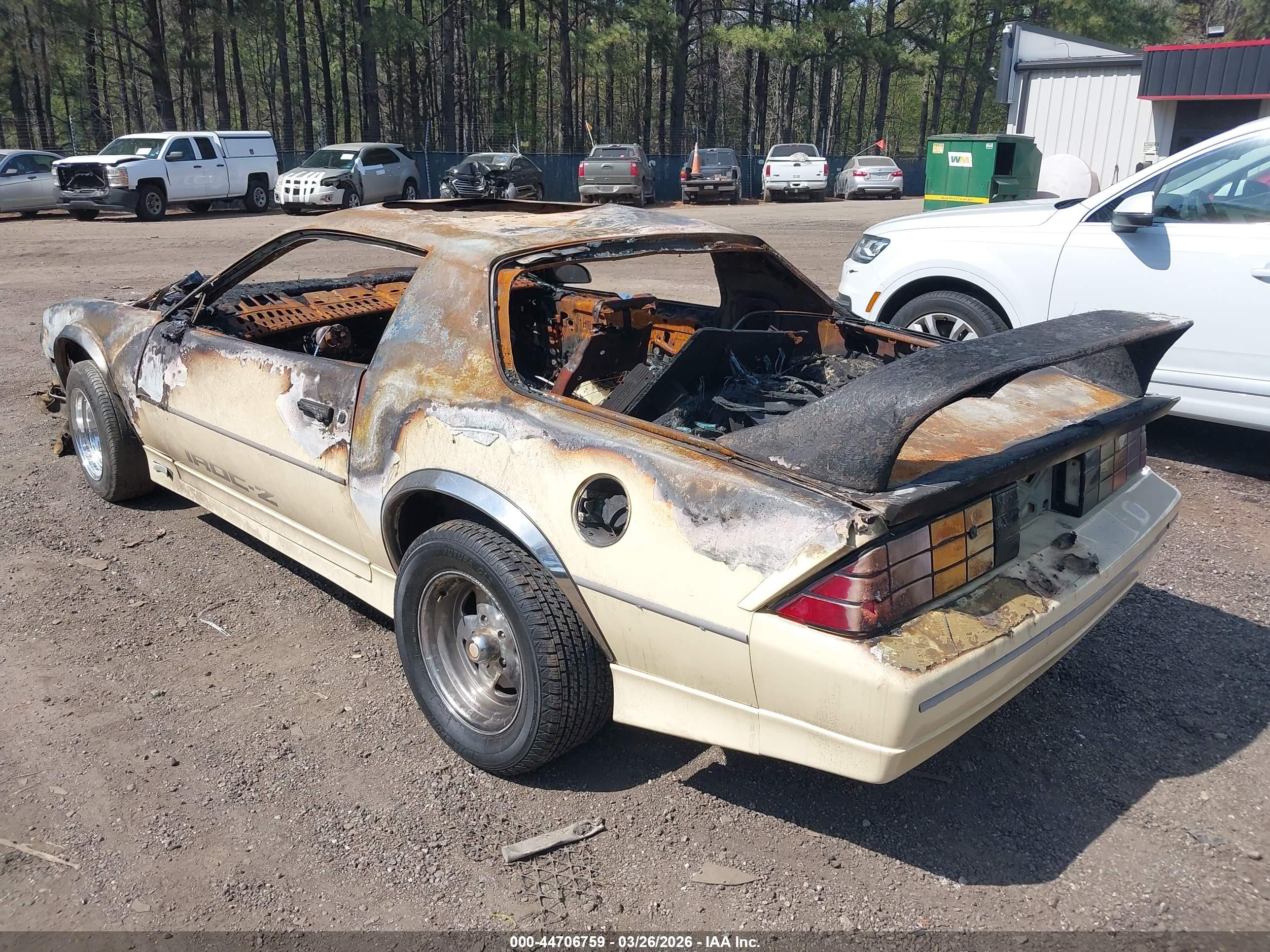 1985 Chevrolet Camaro   Yellow vin: 1G1FP87FXFL496942