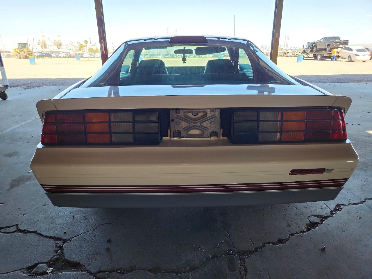 1986 Chevrolet Camaro White vin: 1G1FP87H2GL158552