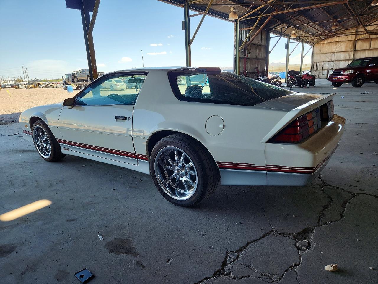 1986 Chevrolet Camaro White vin: 1G1FP87H2GL158552