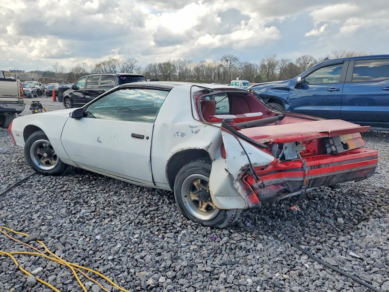 1986 Chevrolet Camaro White vin: 1G1FP87H7GL177176