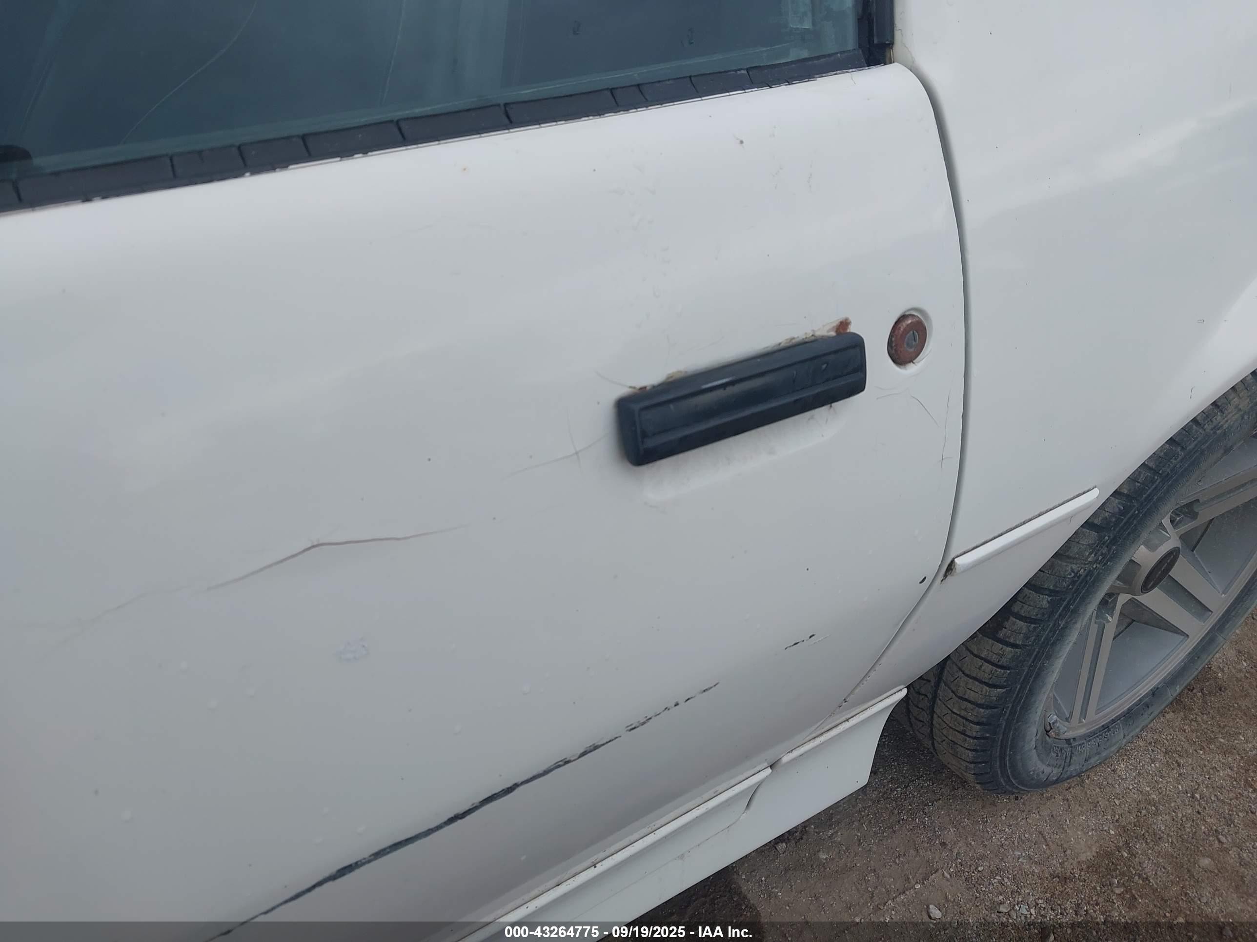 1986 Chevrolet Camaro   White vin: 1G1FP87H7GL189909
