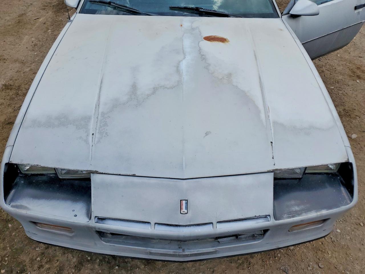 1986 Chev Camaro Gray vin: 1G1FP87S7GL115658
