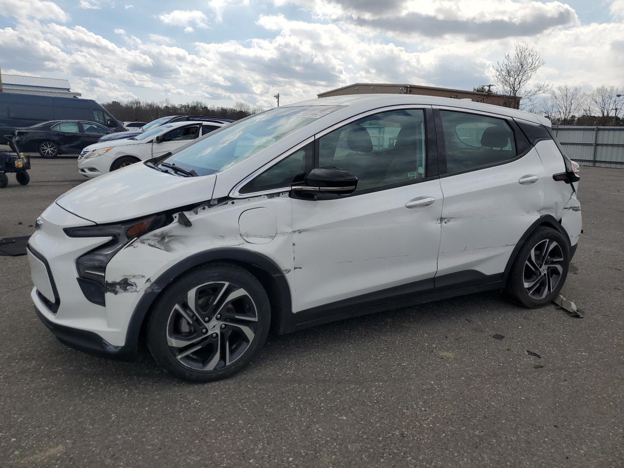 2023 Chevrolet Bolt Ev 2lt White vin: 1G1FX6S02P4189719 Damage: Left Head Lamp, Broken, Replacement Required