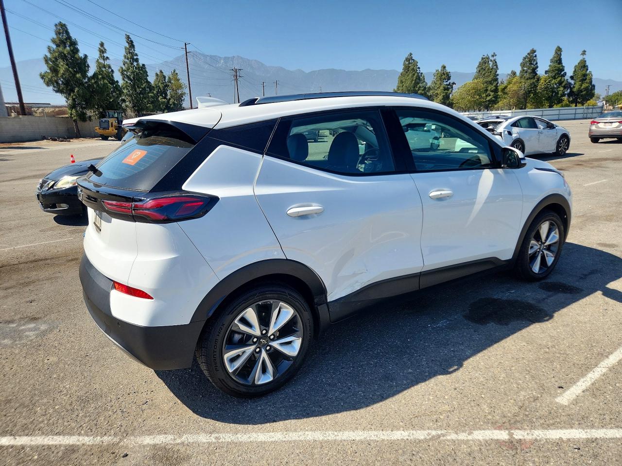 2023 Chevrolet Bolt Euv Lt White vin: 1G1FY6S04P4188973