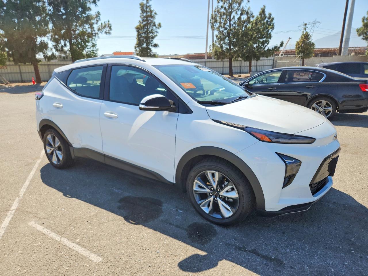 2023 Chevrolet Bolt Euv Lt White vin: 1G1FY6S04P4188973