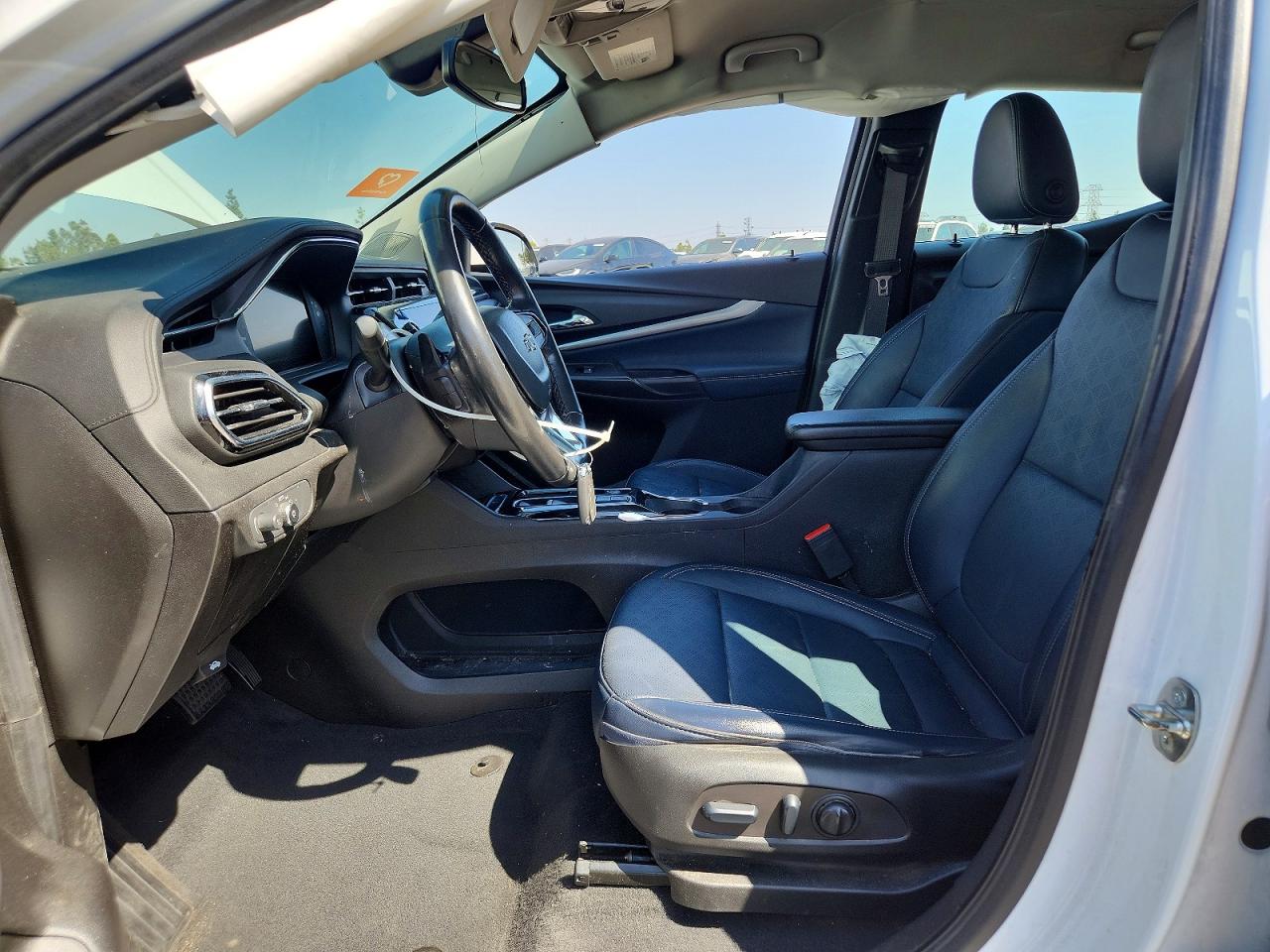 2023 Chevrolet Bolt Euv Lt White vin: 1G1FY6S04P4188973