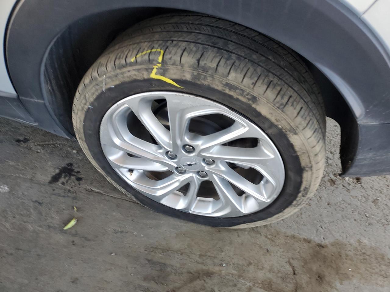 2023 Chevrolet Bolt Euv Lt Silver vin: 1G1FY6S05P4148028 Damage: Left Rear Tire, Worn, Replacement Required