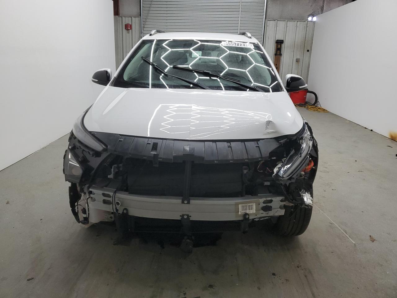 2023 Chevrolet Bolt Euv Lt White vin: 1G1FY6S09P4184708 Damage: Grille, Missing, Replacement Required