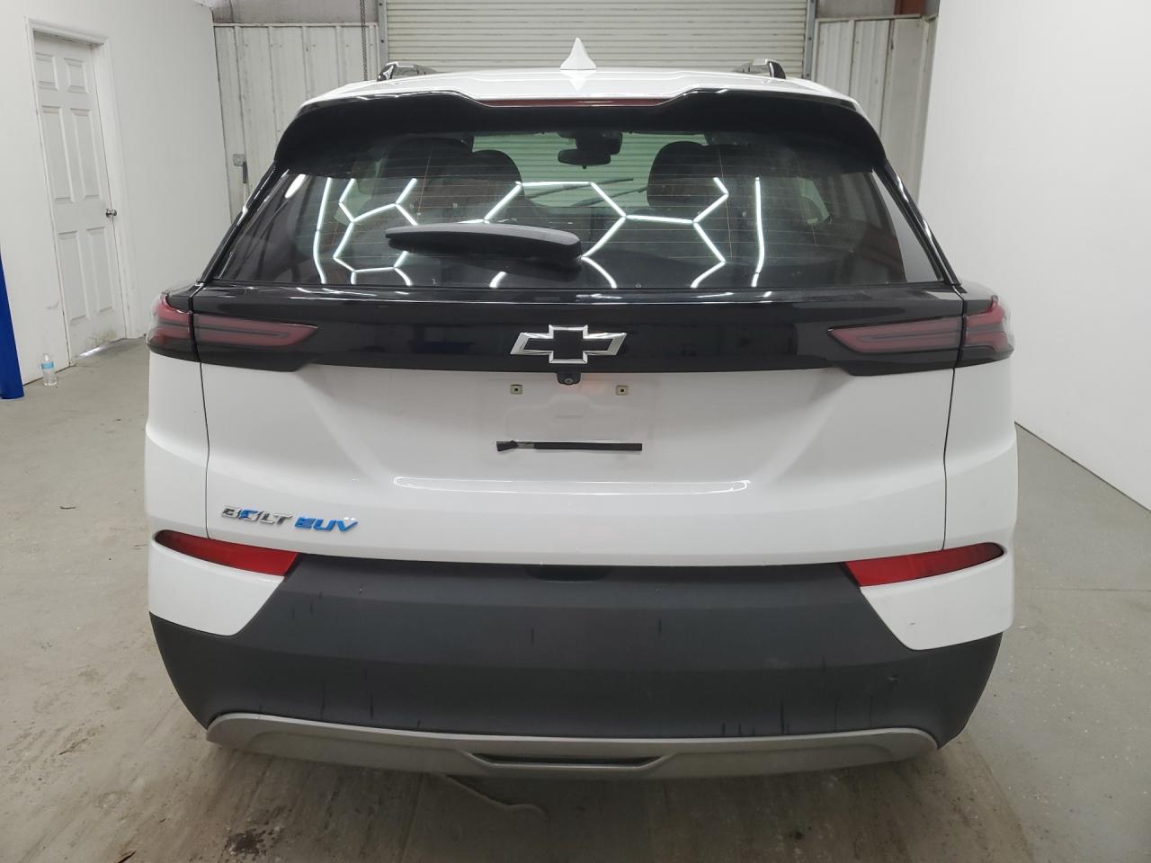 2023 Chevrolet Bolt Euv Lt White vin: 1G1FY6S09P4184708 Damage: Rear Bumper Molding, Misaligned, Repair Required