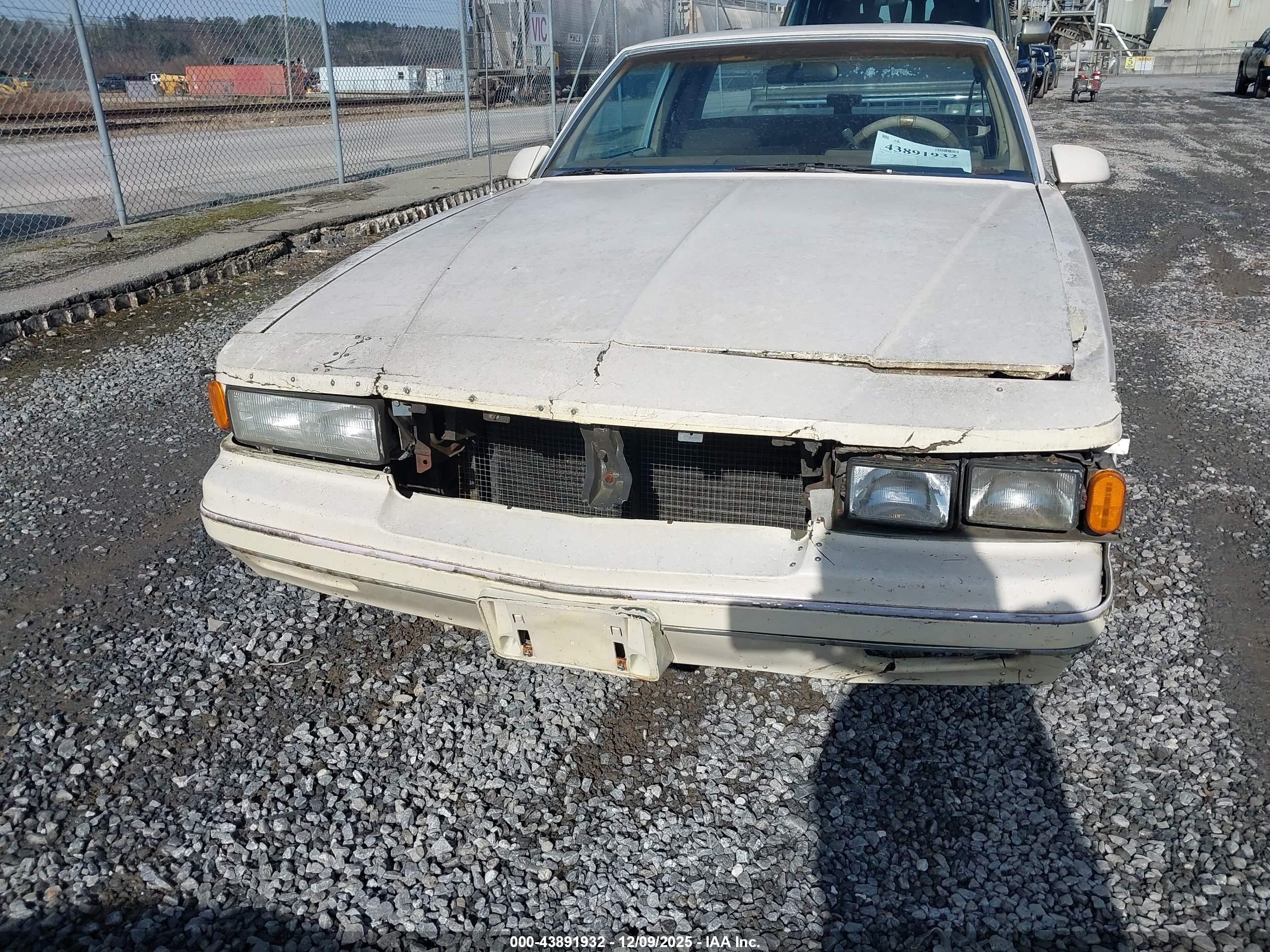 1986 Chevrolet Monte Carlo   Cream vin: 1G1GZ3780GR200036