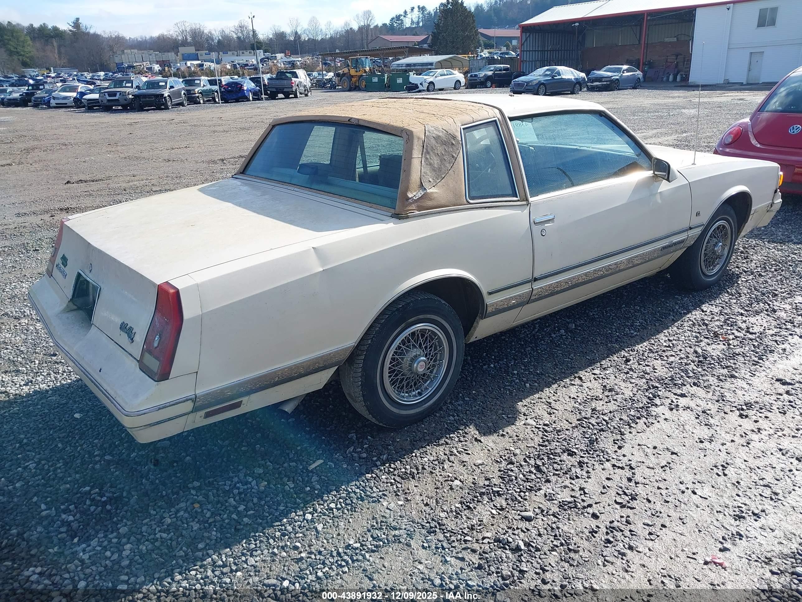 1986 Chevrolet Monte Carlo   Cream vin: 1G1GZ3780GR200036