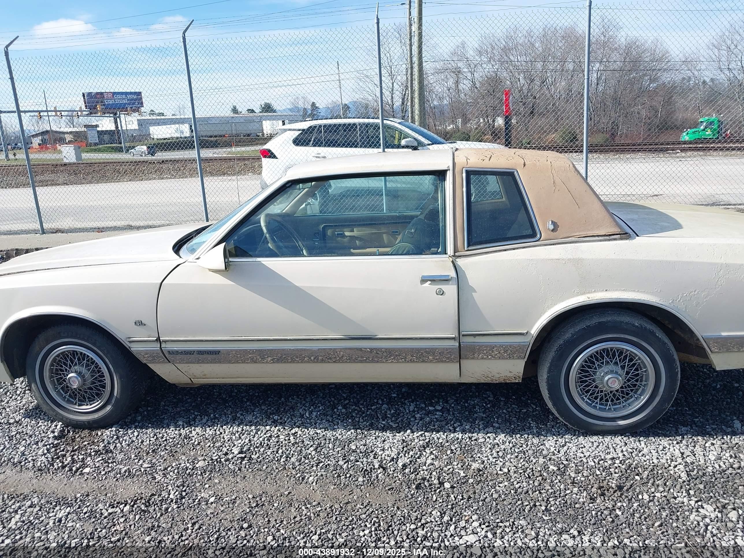 1986 Chevrolet Monte Carlo   Cream vin: 1G1GZ3780GR200036