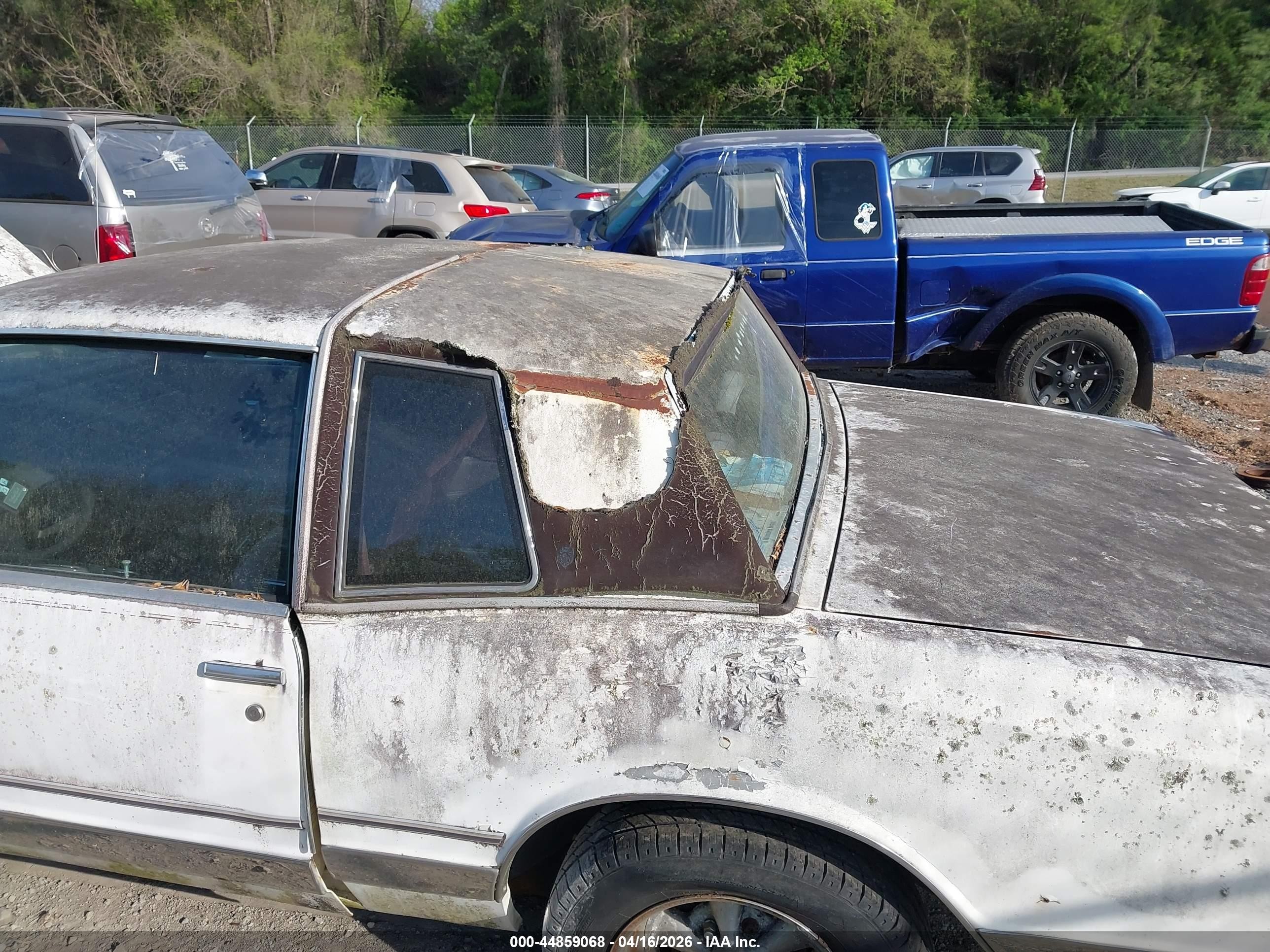 1986 Chevrolet Monte Carlo   White vin: 1G1GZ37H8GR172874