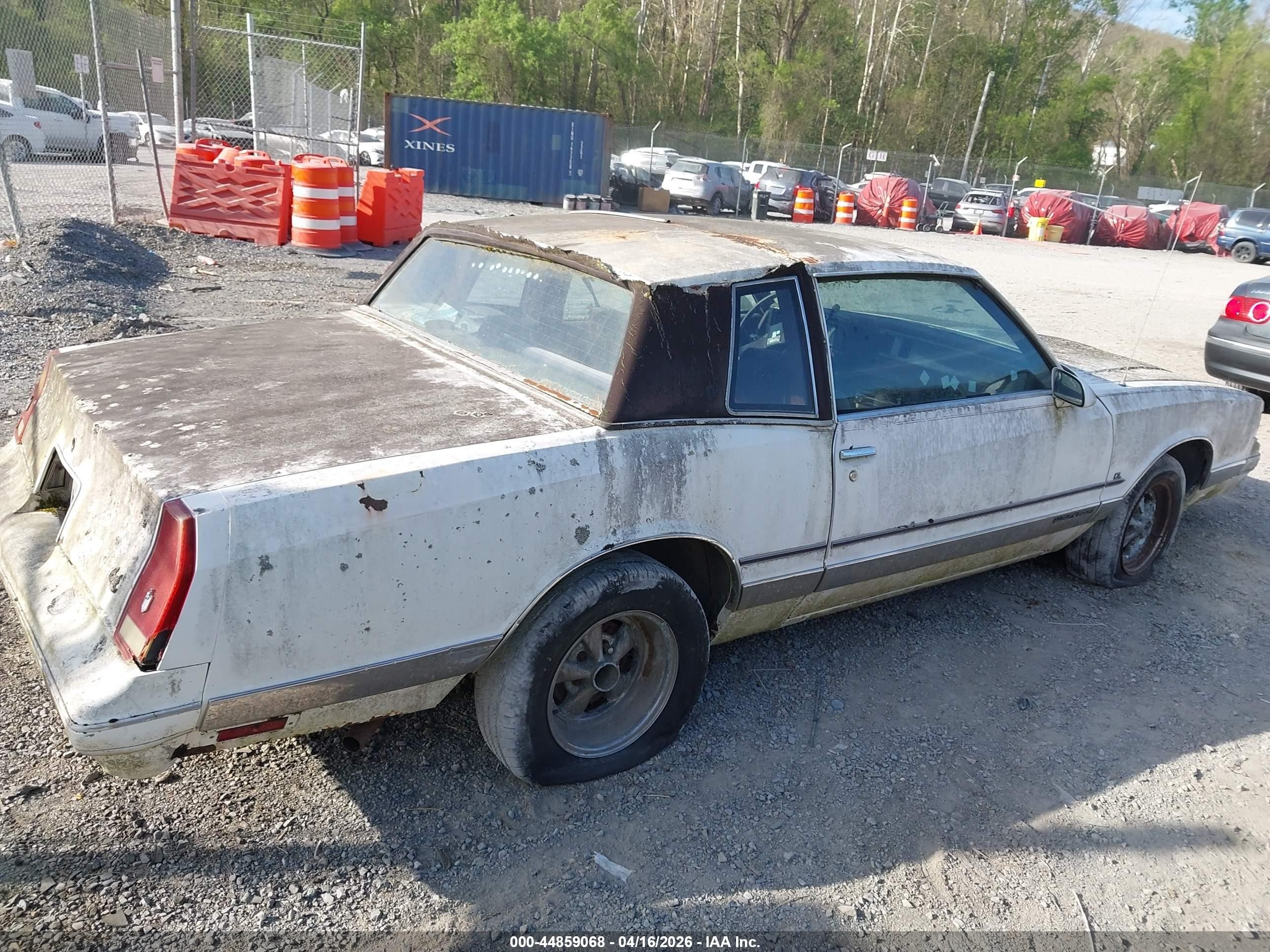 1986 Chevrolet Monte Carlo   White vin: 1G1GZ37H8GR172874