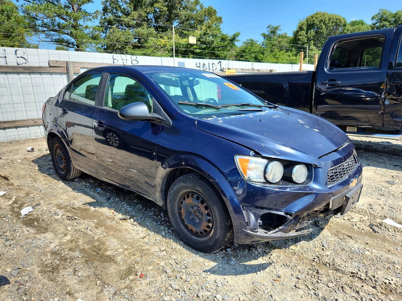 2015 Chevrolet Sonic Ls Синий vin: 1G1JA5SG2F4161257