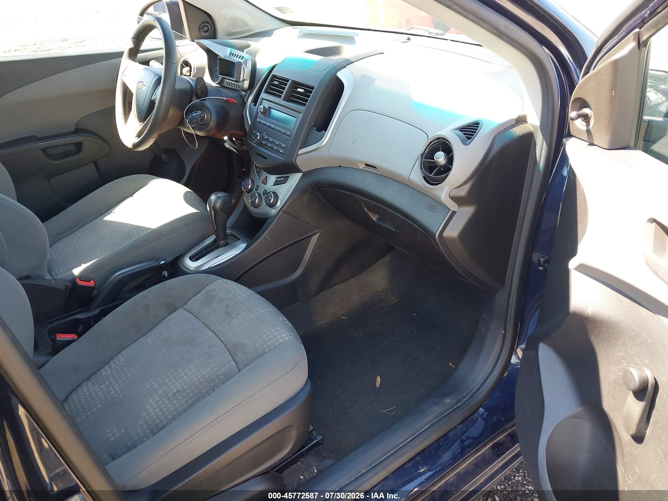 2015 Chevrolet Sonic Ls Auto Синий vin: 1G1JA5SG6F4176702