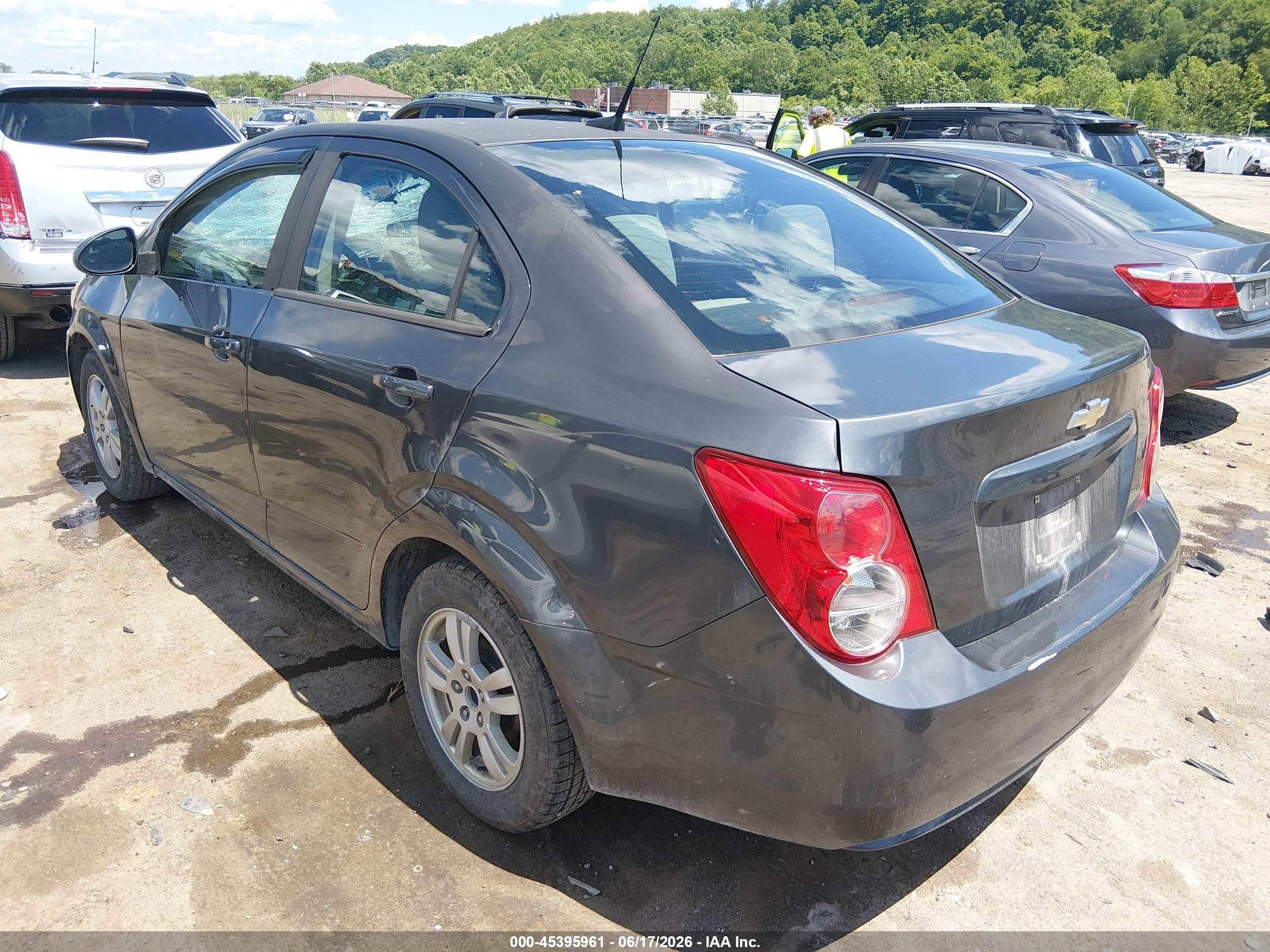 2013 Chevrolet Sonic Ls Auto Gray vin: 1G1JA5SH0D4135407