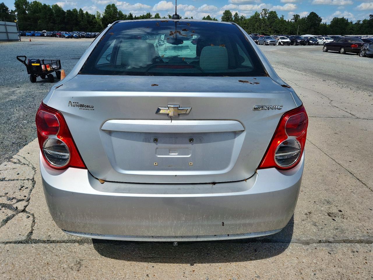 2015 Chevrolet Sonic Ls Silver vin: 1G1JA5SH1F4109238